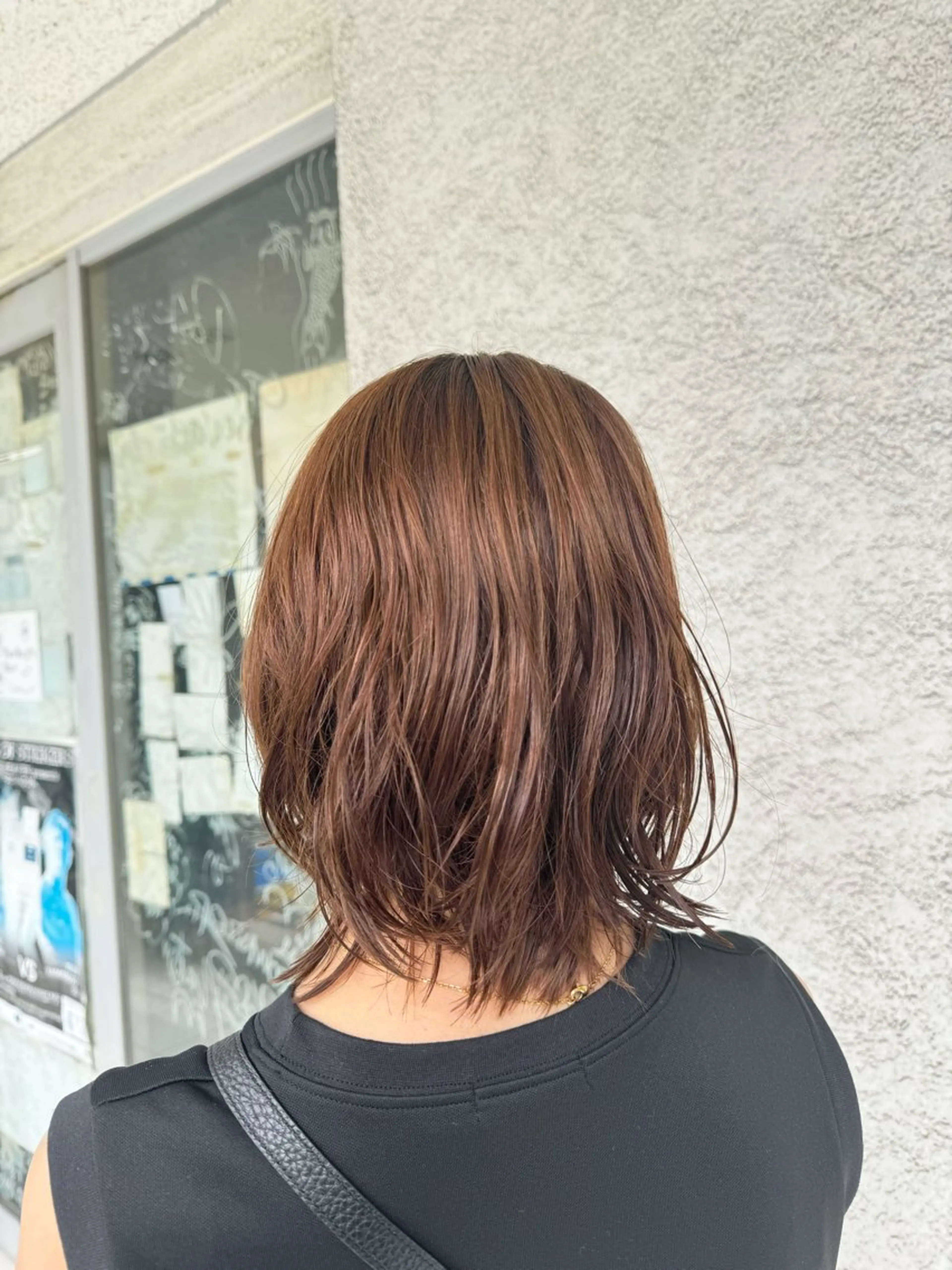ミディアム カラー ミディアムパーマ ブリーチ 透明感カラー ブリーチなしカラー レイヤーカット 椎葉 祐也のヘアスタイル