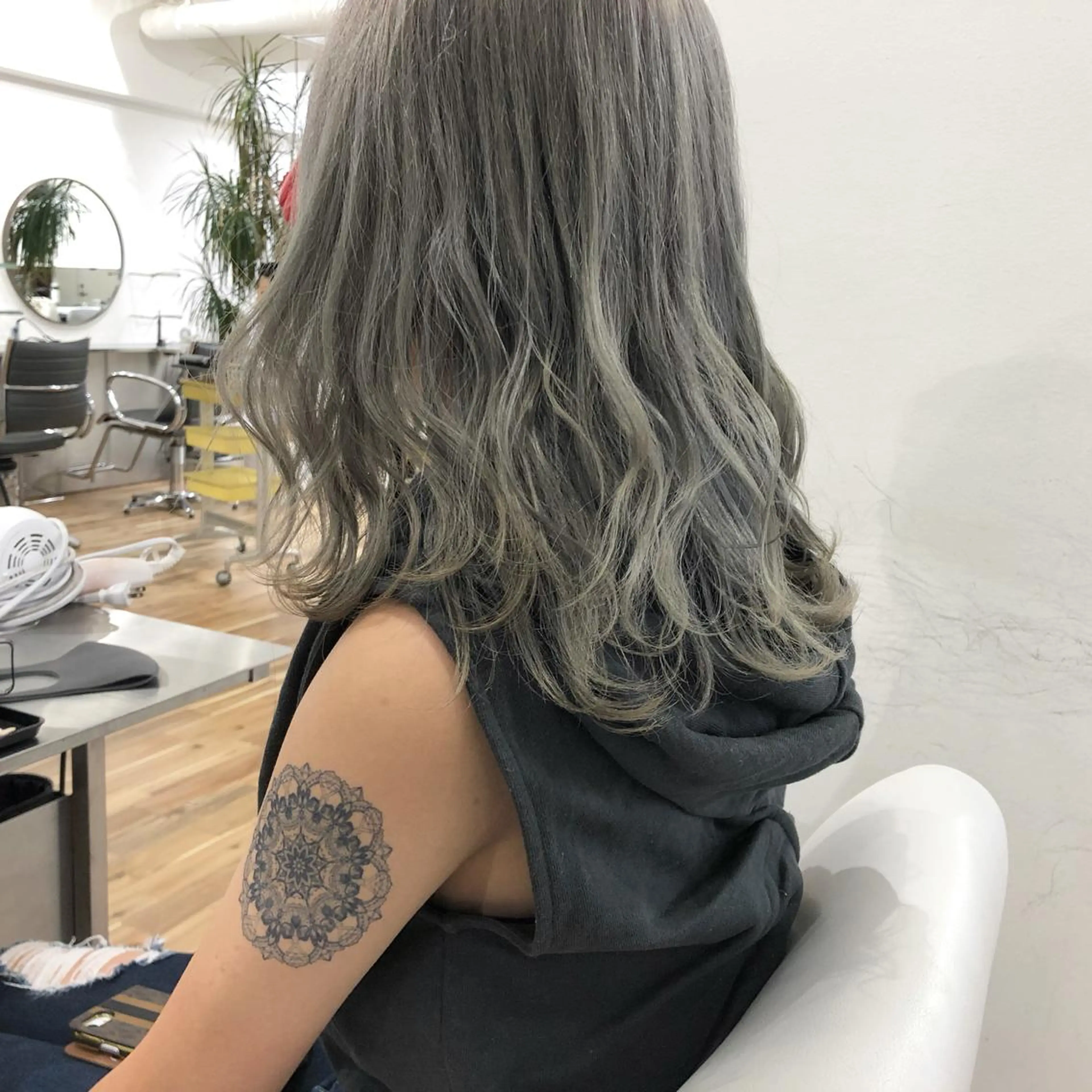 セミロング カラー ヘアカラー トリートメント Tao所属・藤川 大智のヘアスタイル