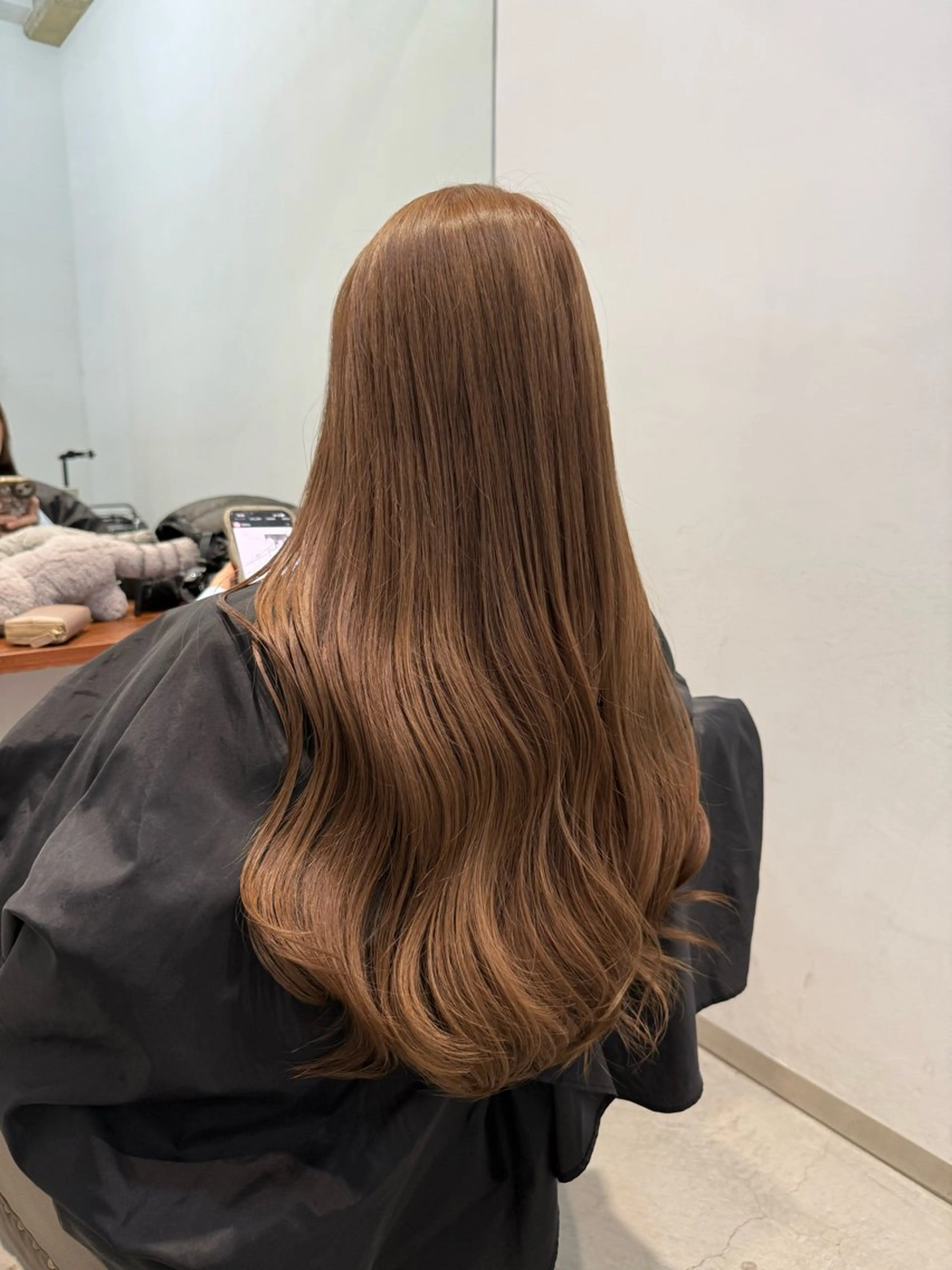 ロング カラー ベージュカラー ブリーチ カット ヘアカラー カイリ /レイヤーカットのヘアスタイル