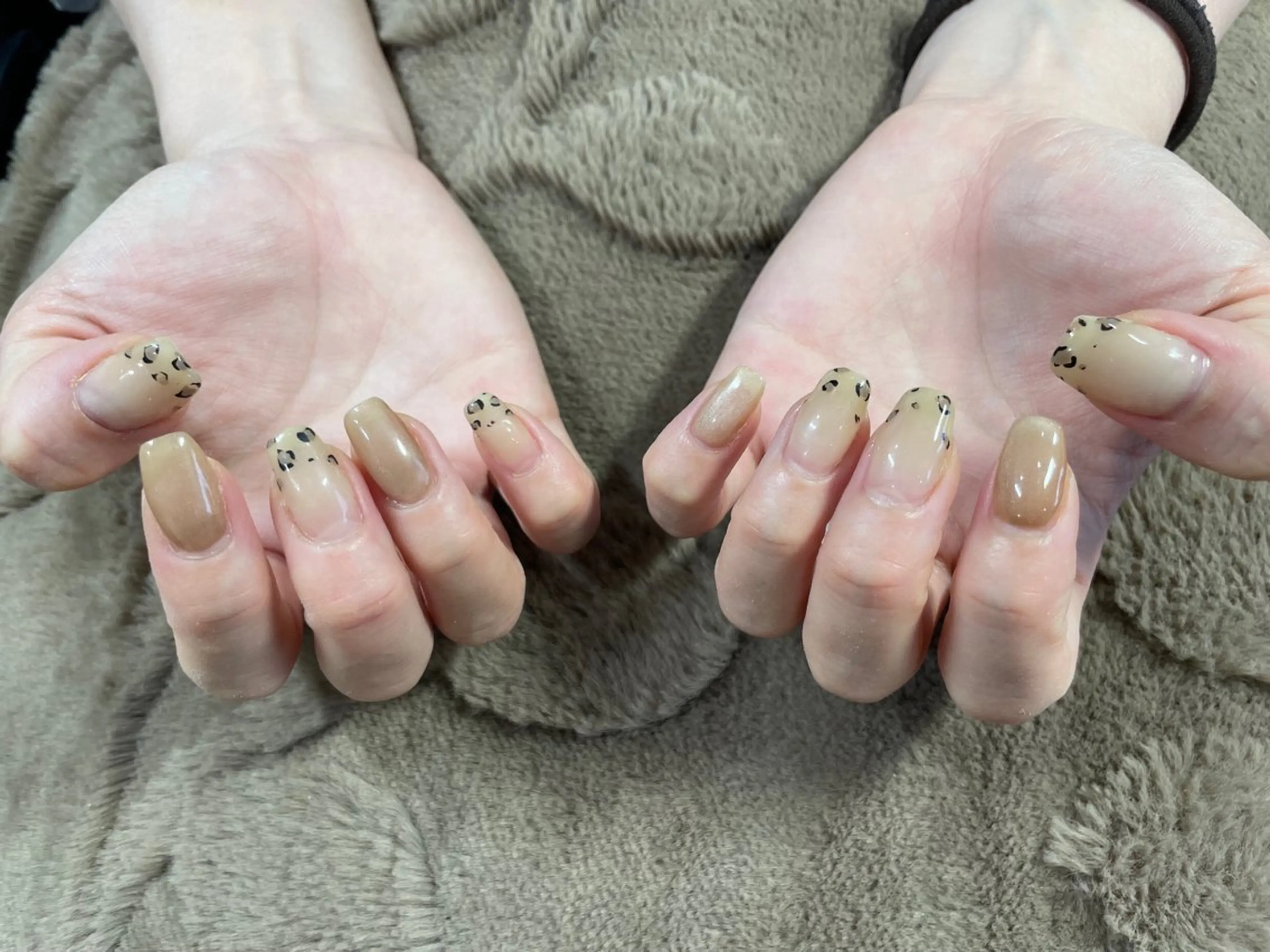 セミロング サロンku'u所属・salon kuuのネイルデザイン