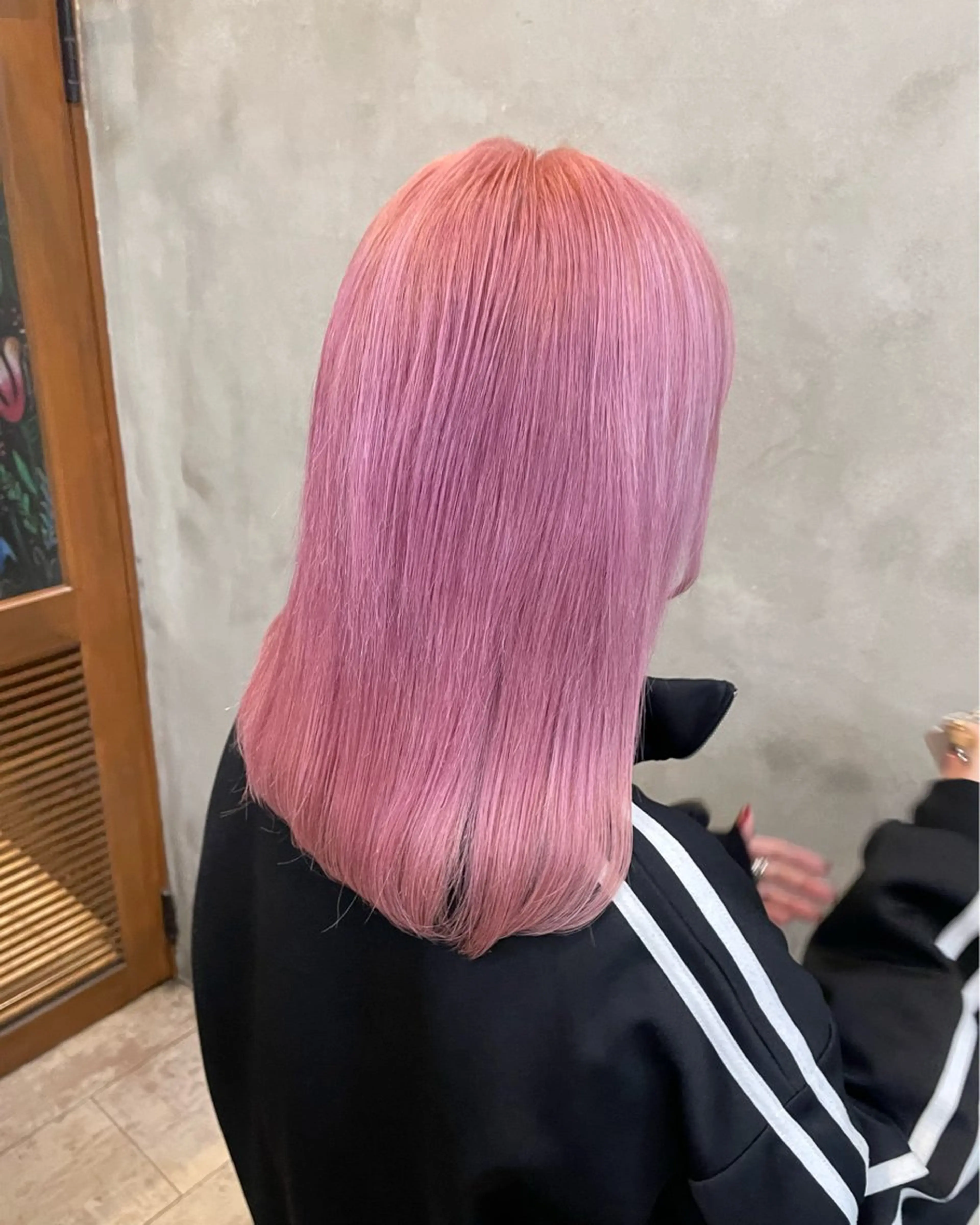 セミロング カラー ヘアカラー 【ピンク/韓国ヘア/ ヘアセット】亜海のヘアスタイル