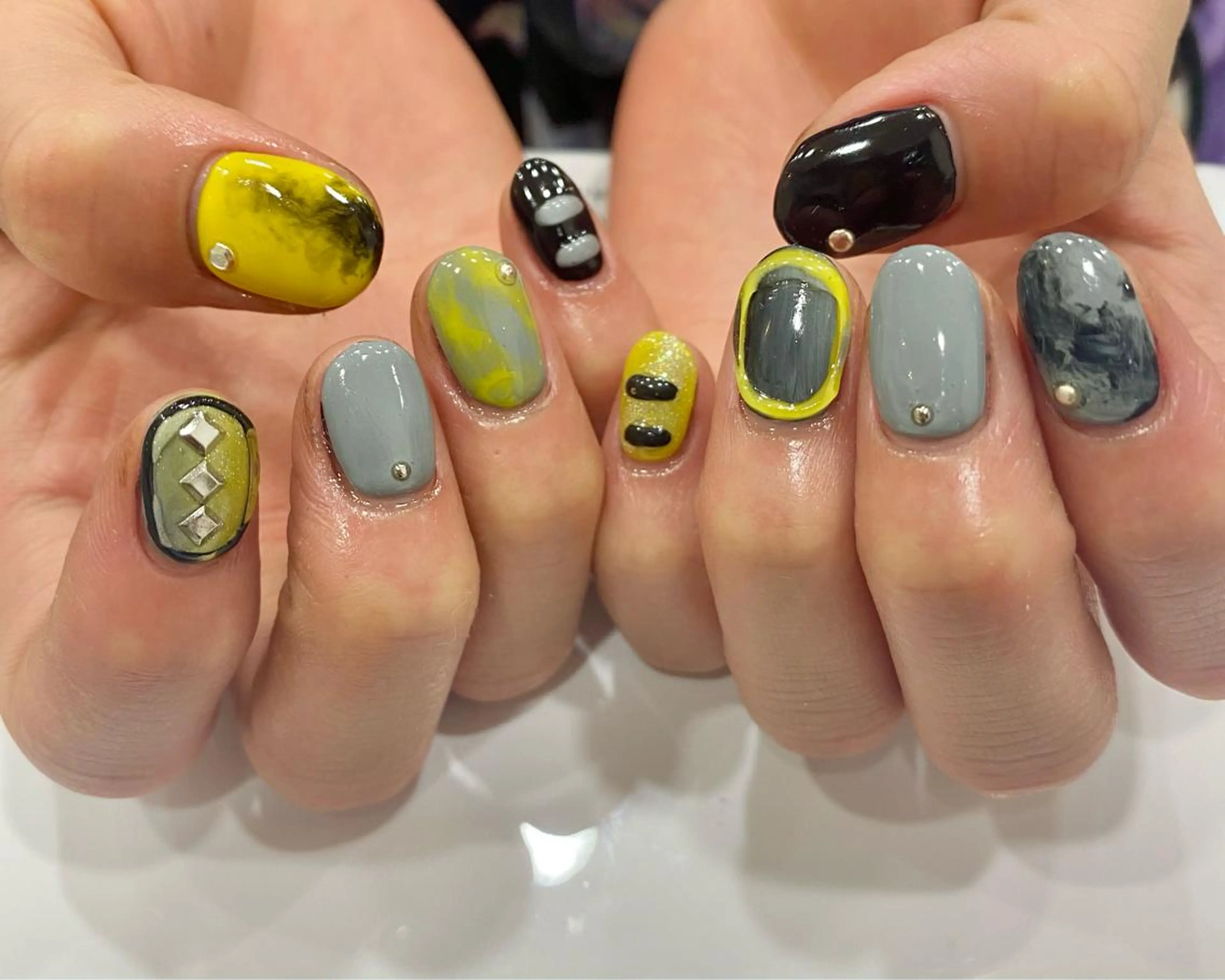 ネイル 安藤 彩乃のネイルデザイン