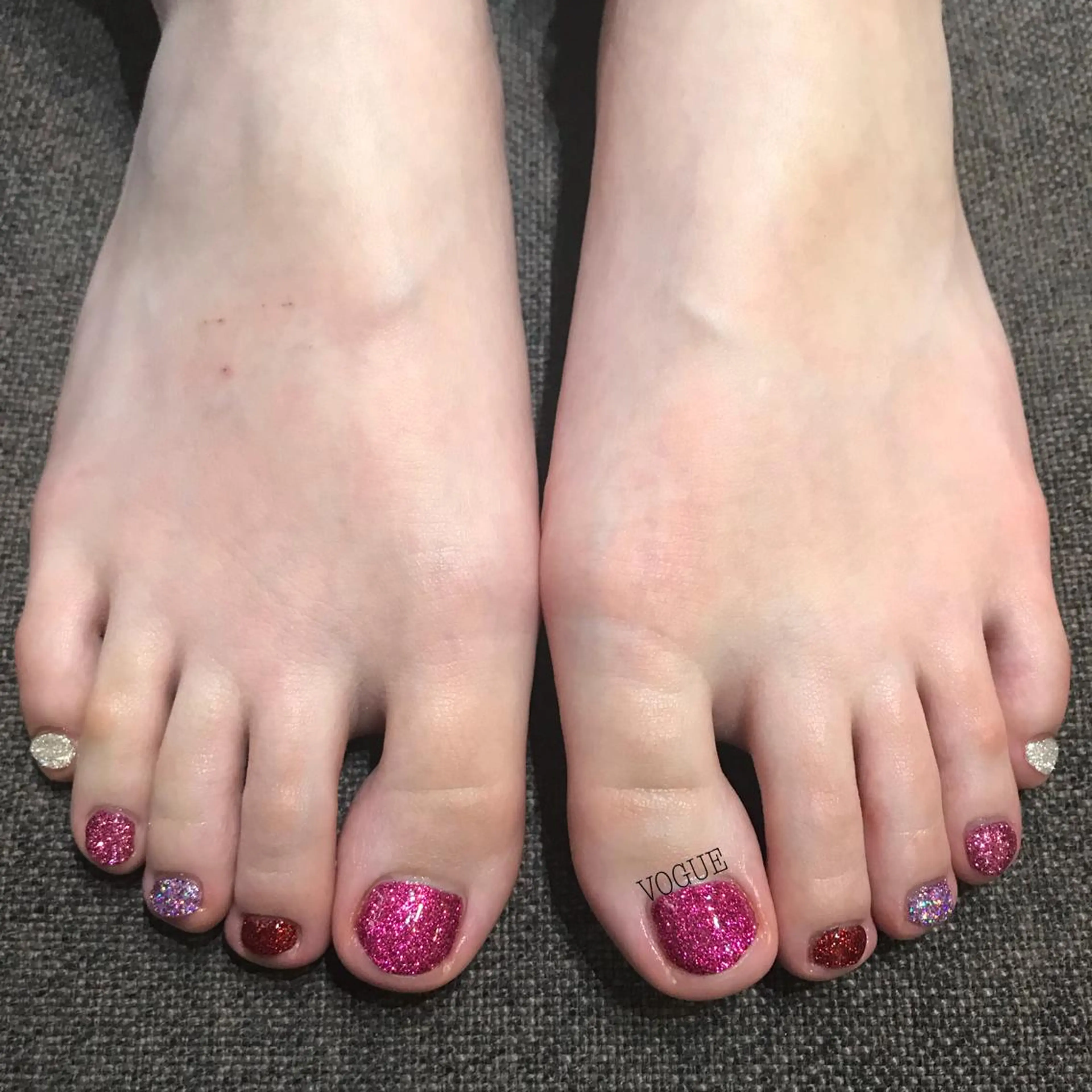 ネイル フットネイル VOGUE ×SWANのネイルデザイン