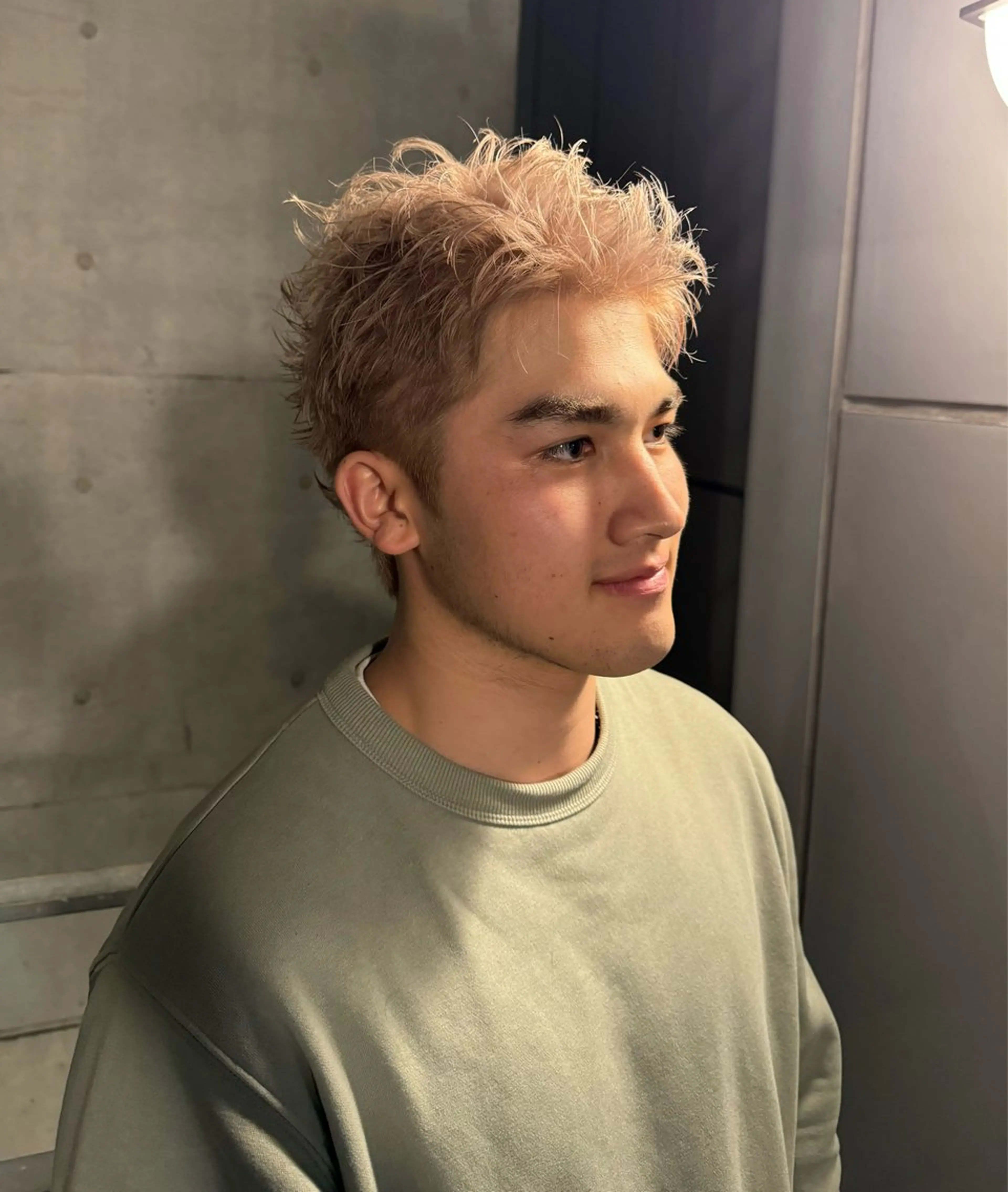 カラー パーマ メンズ メンズブリーチ メンズハイトーン スパイキーショート ブリーチ ハイトーンカラー カット ヘアカラー シャドウパーマ/ 波巻パーマYu-Kiのヘアスタイル