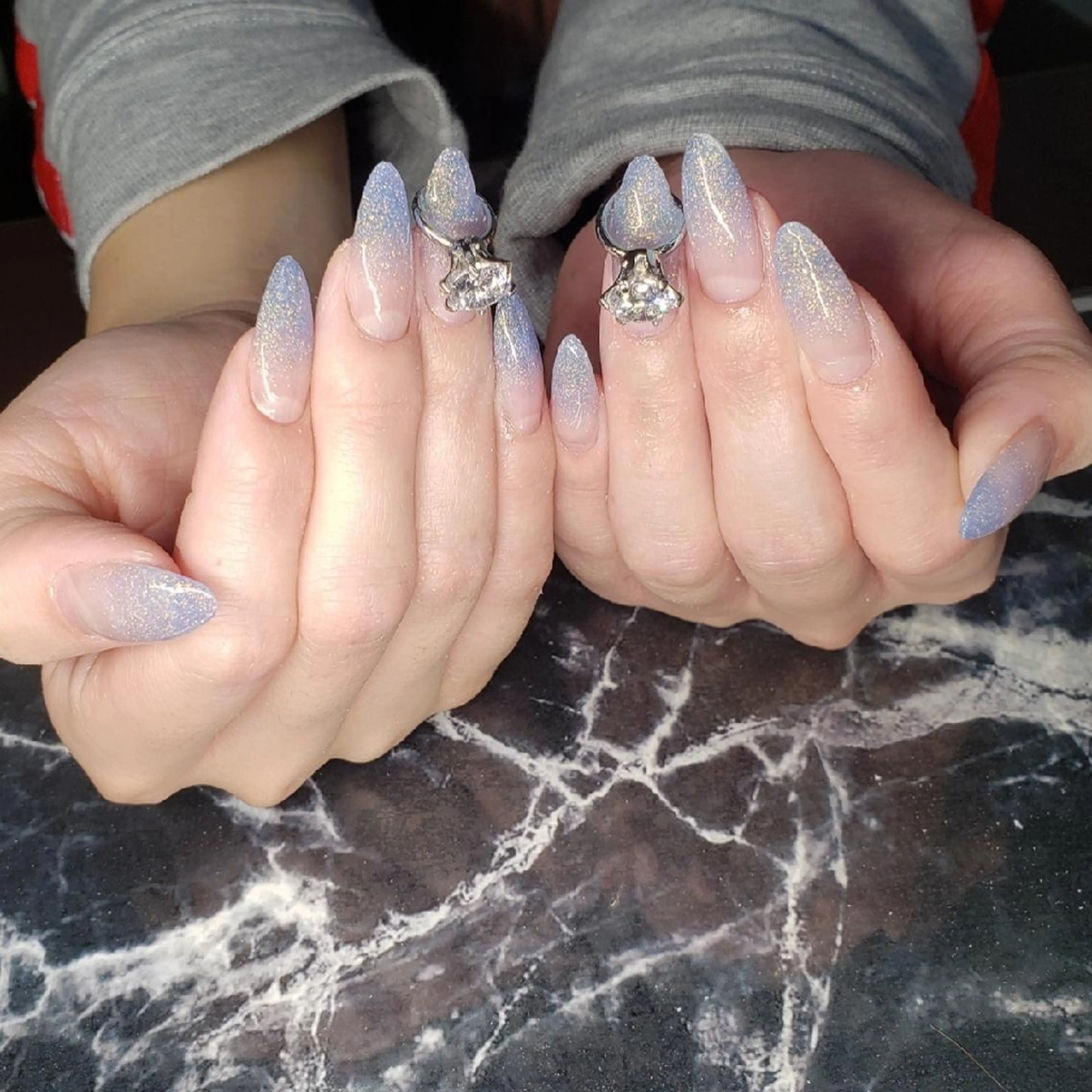 ミディアム ネイル ハンドネイル クロキ 。のネイルデザイン