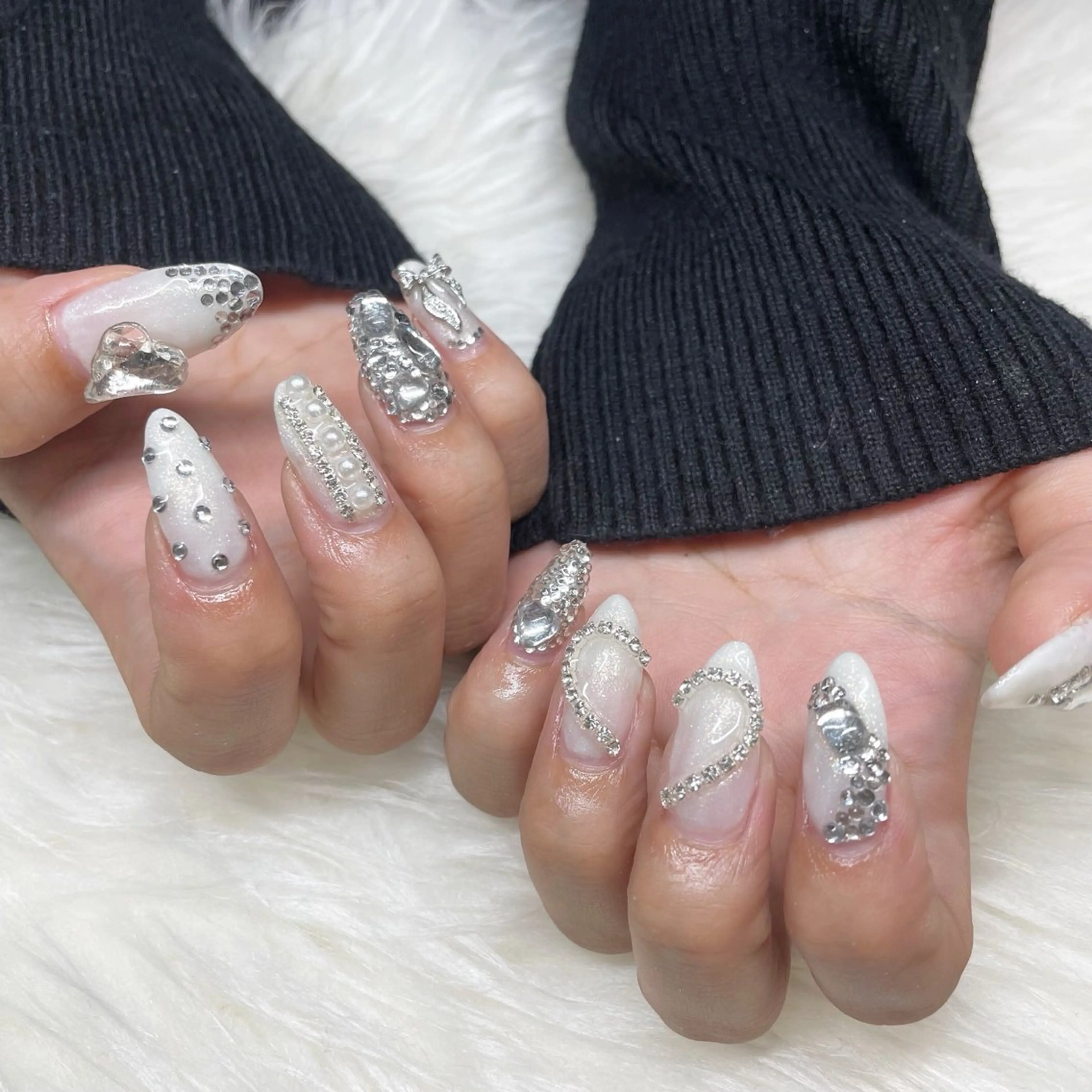 ロング see love gritterのネイルデザイン