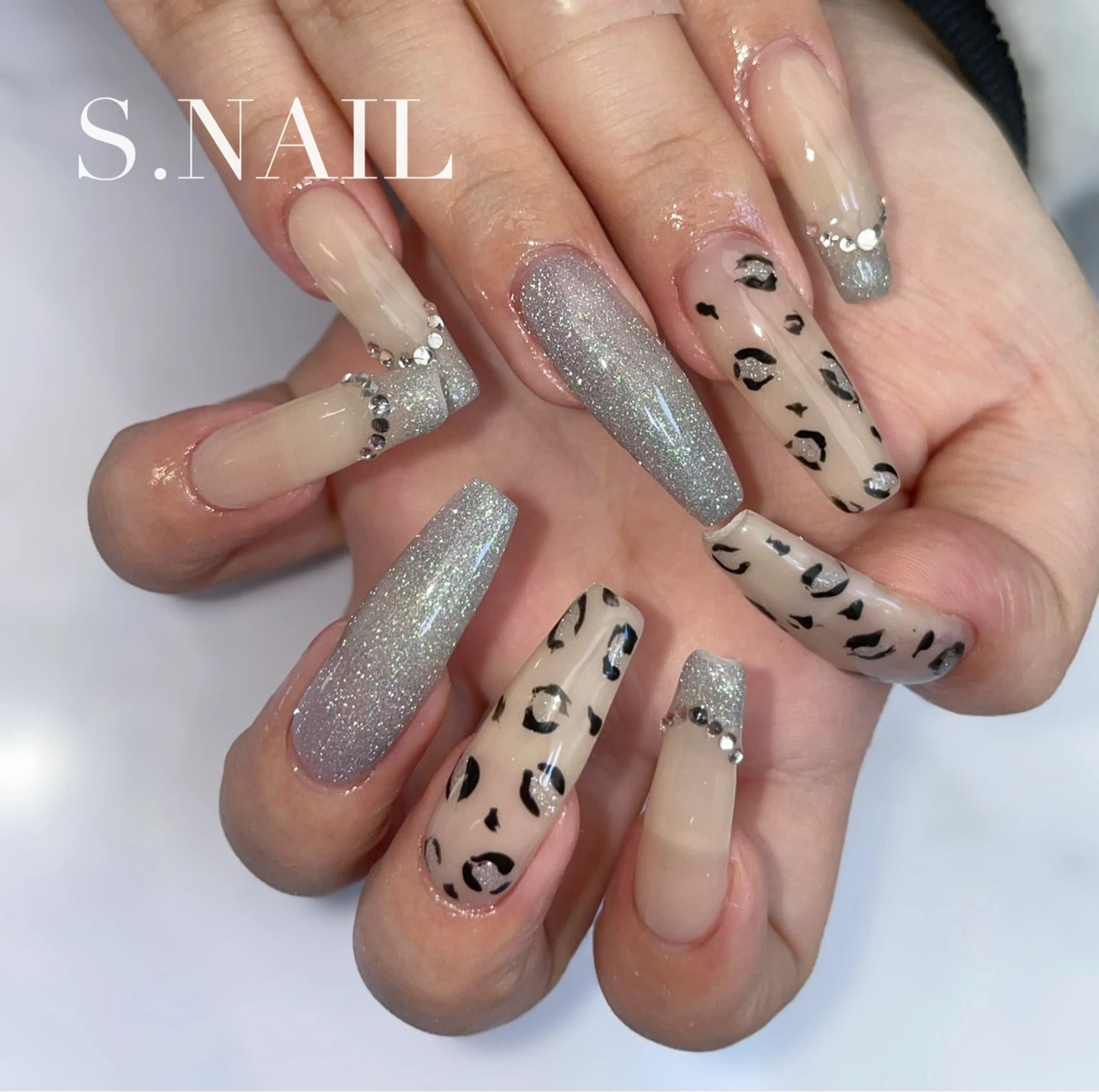 ネイル アニマル柄 フラッシュネイル ハンドネイル S♡NAIL所属・S.NAIL Suuのネイルデザイン