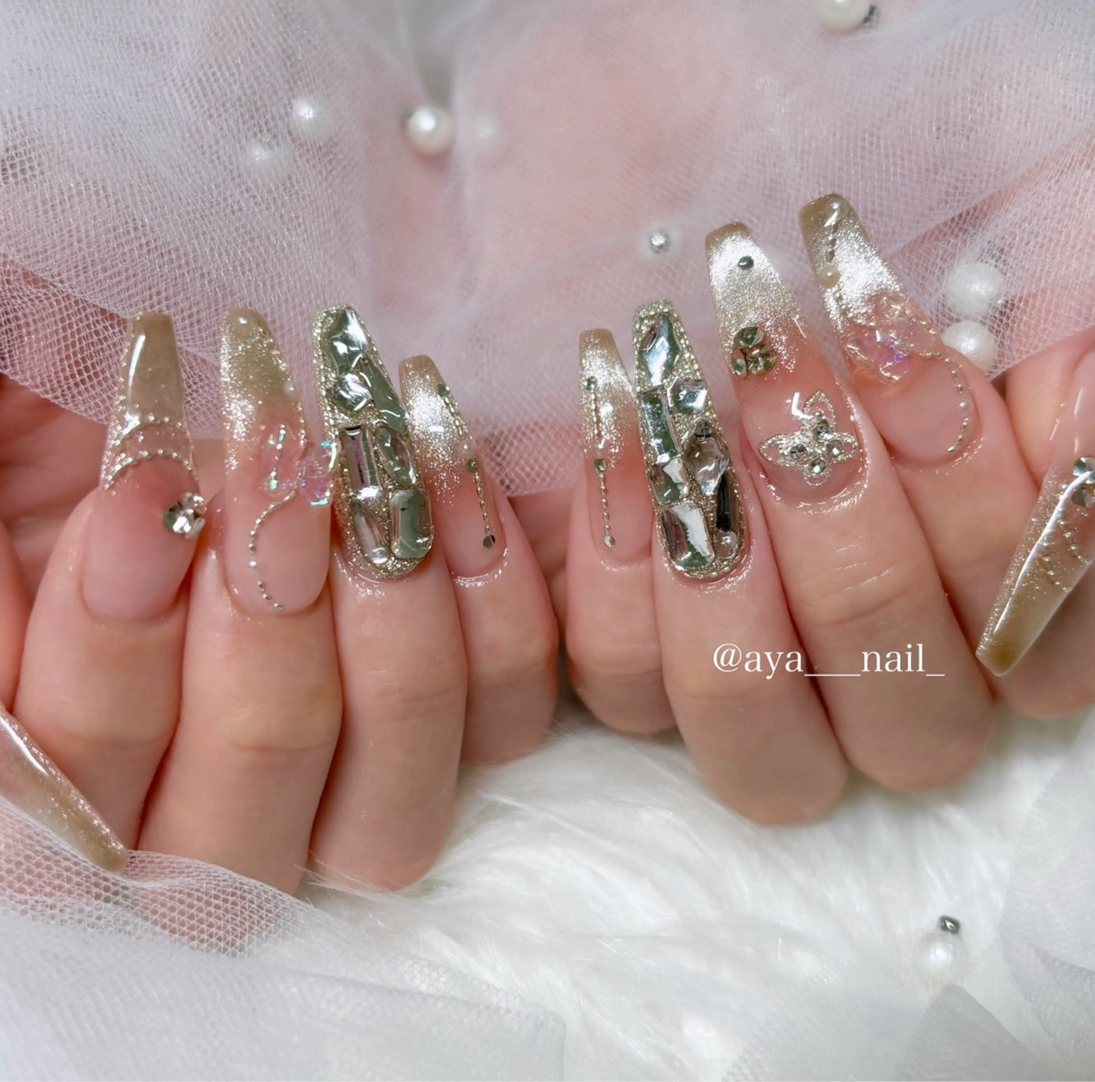 ネイル Roi〈ロワ〉 ayanaのネイルデザイン