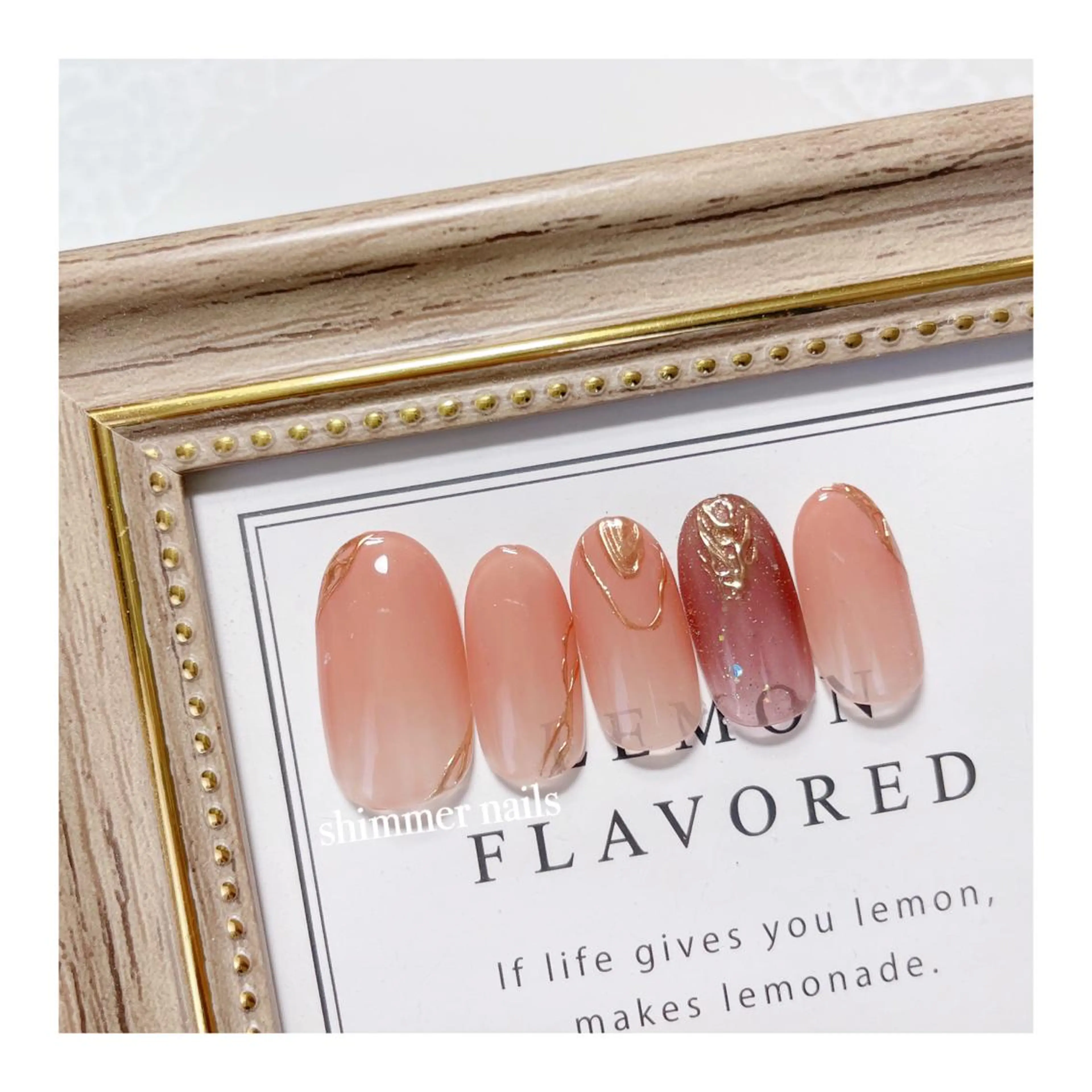 ネイル ゴールド shimmer nailsのネイルデザイン