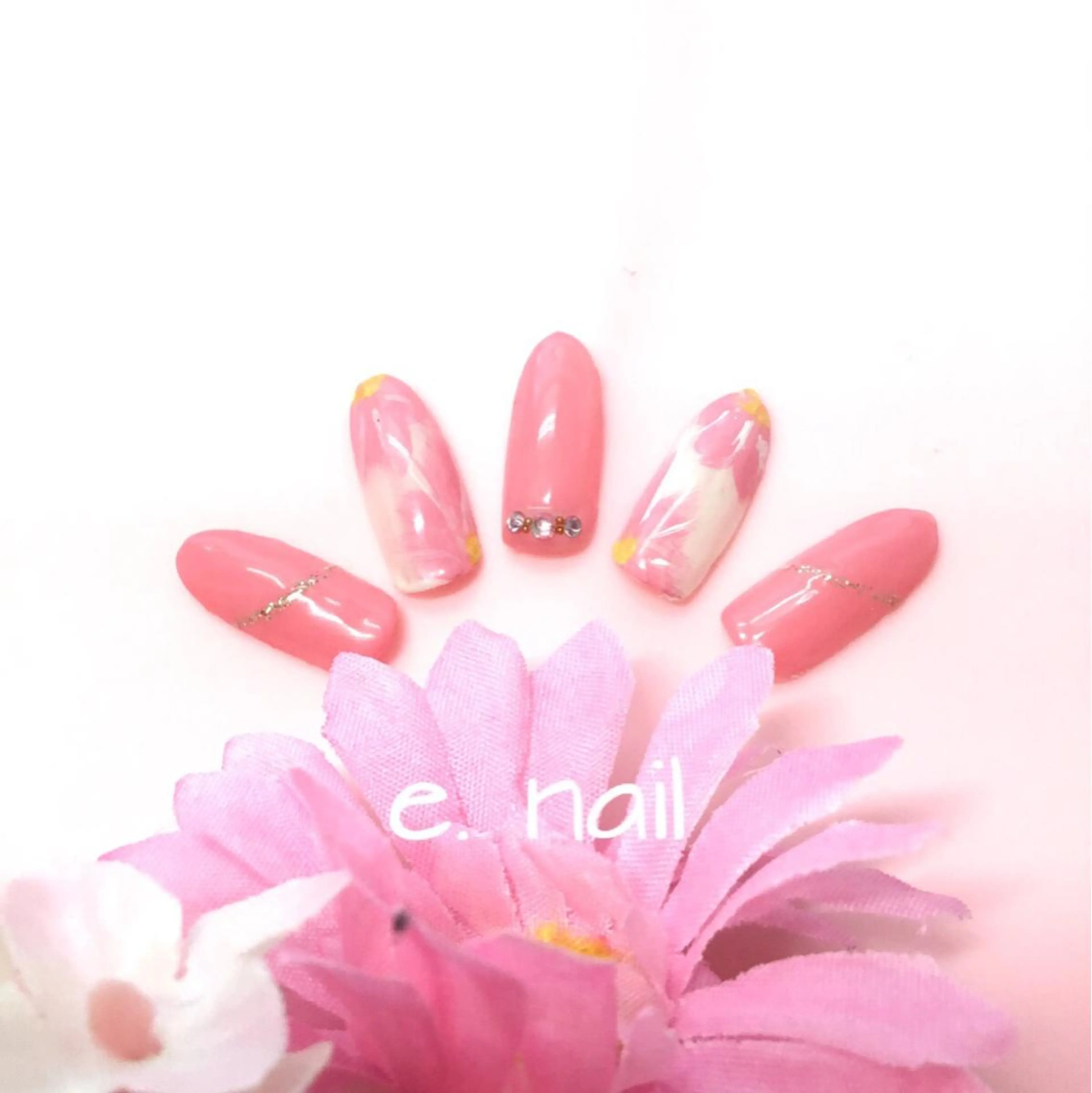 ネイル e.nail所属・和賀井 恵理のネイルデザイン