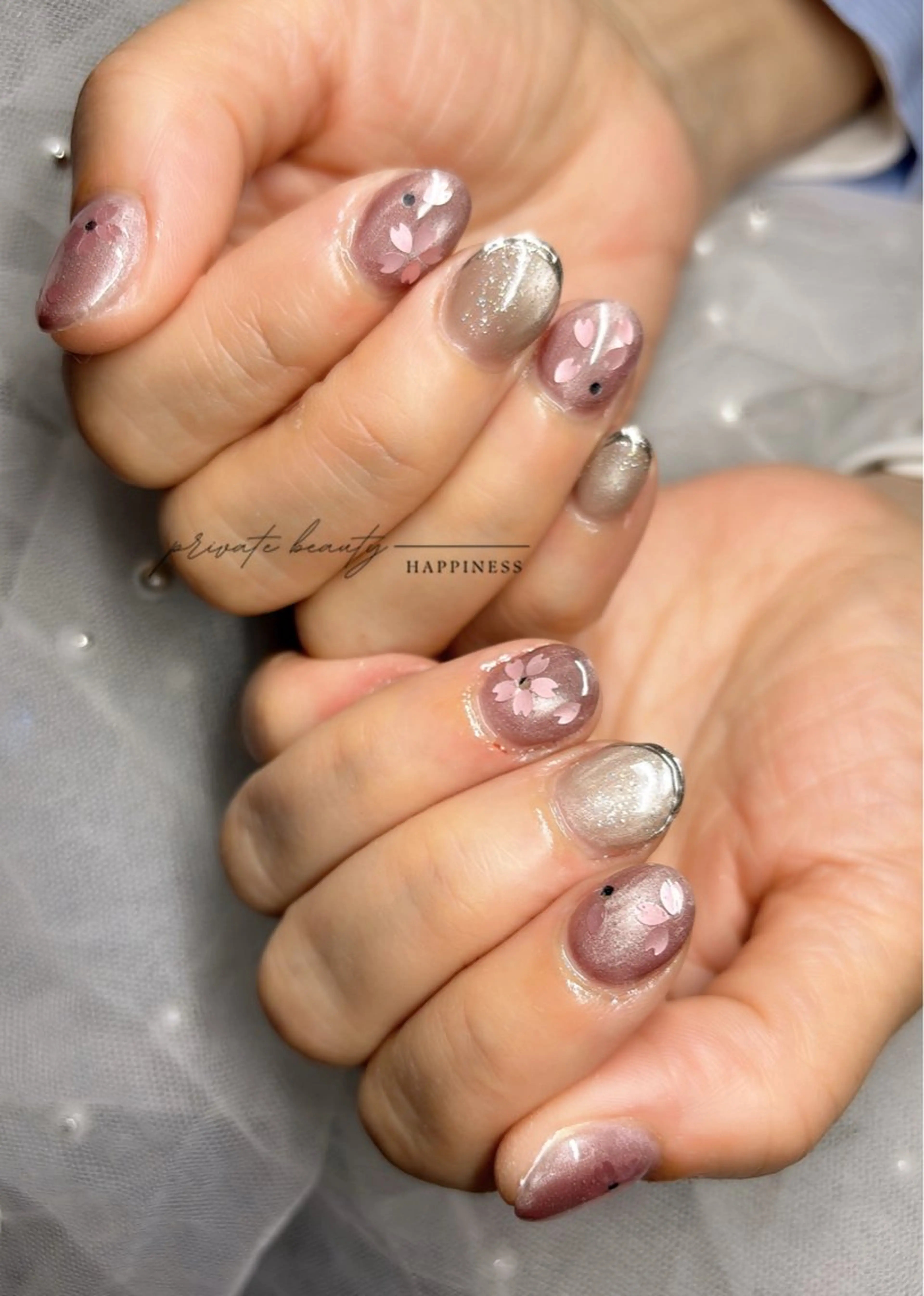 ネイル 桜ネイル ホログラムネイル 持ち込み 春ネイル ハンドネイル happiness nailのネイルデザイン