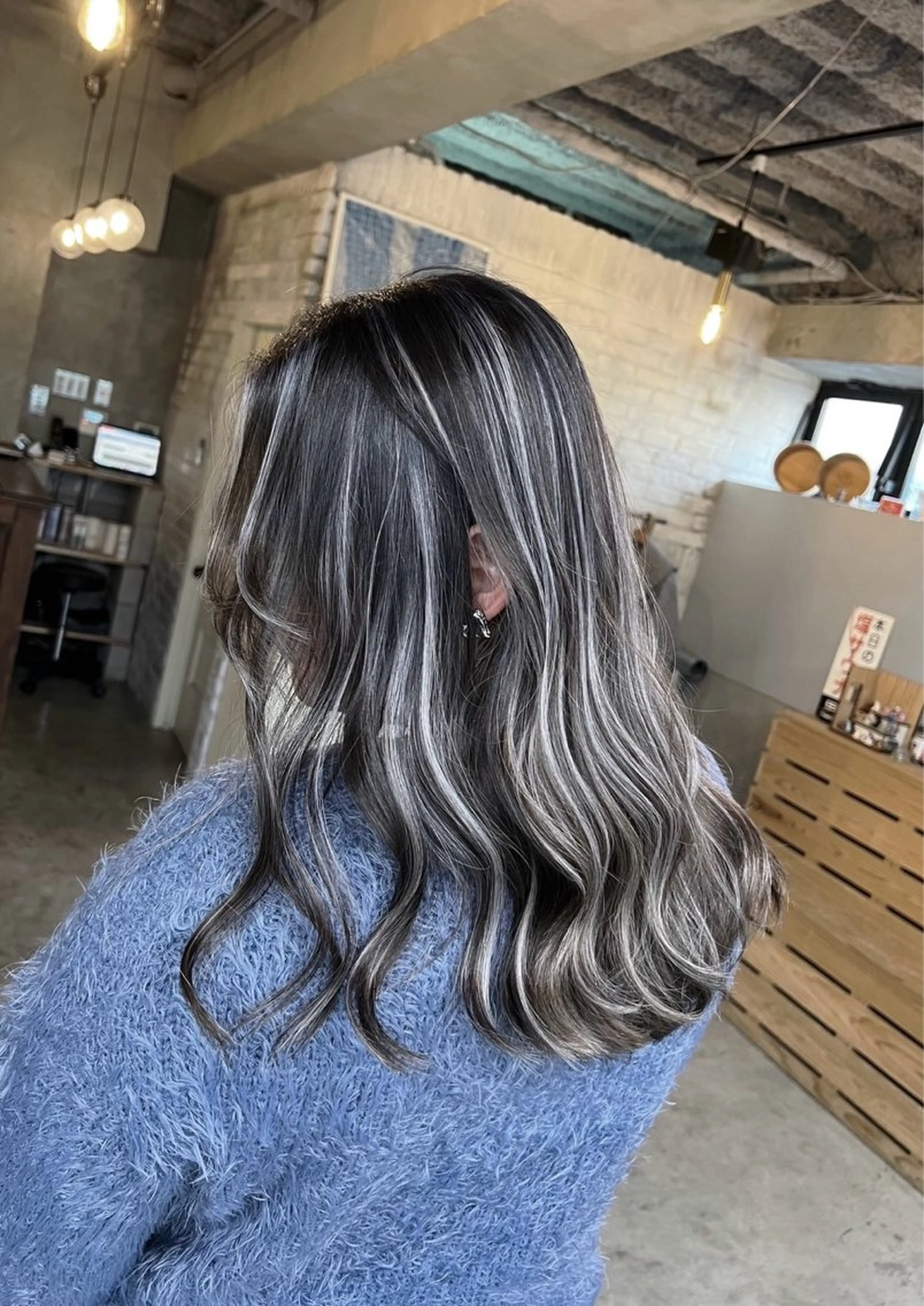 セミロング カラー ダークグレー ダークグレージュ グレージュ ハイライトカラー ハイライト ヘアカラー トリートメント ROBIN所属・指名数No.1 /NAOYAのヘアスタイル