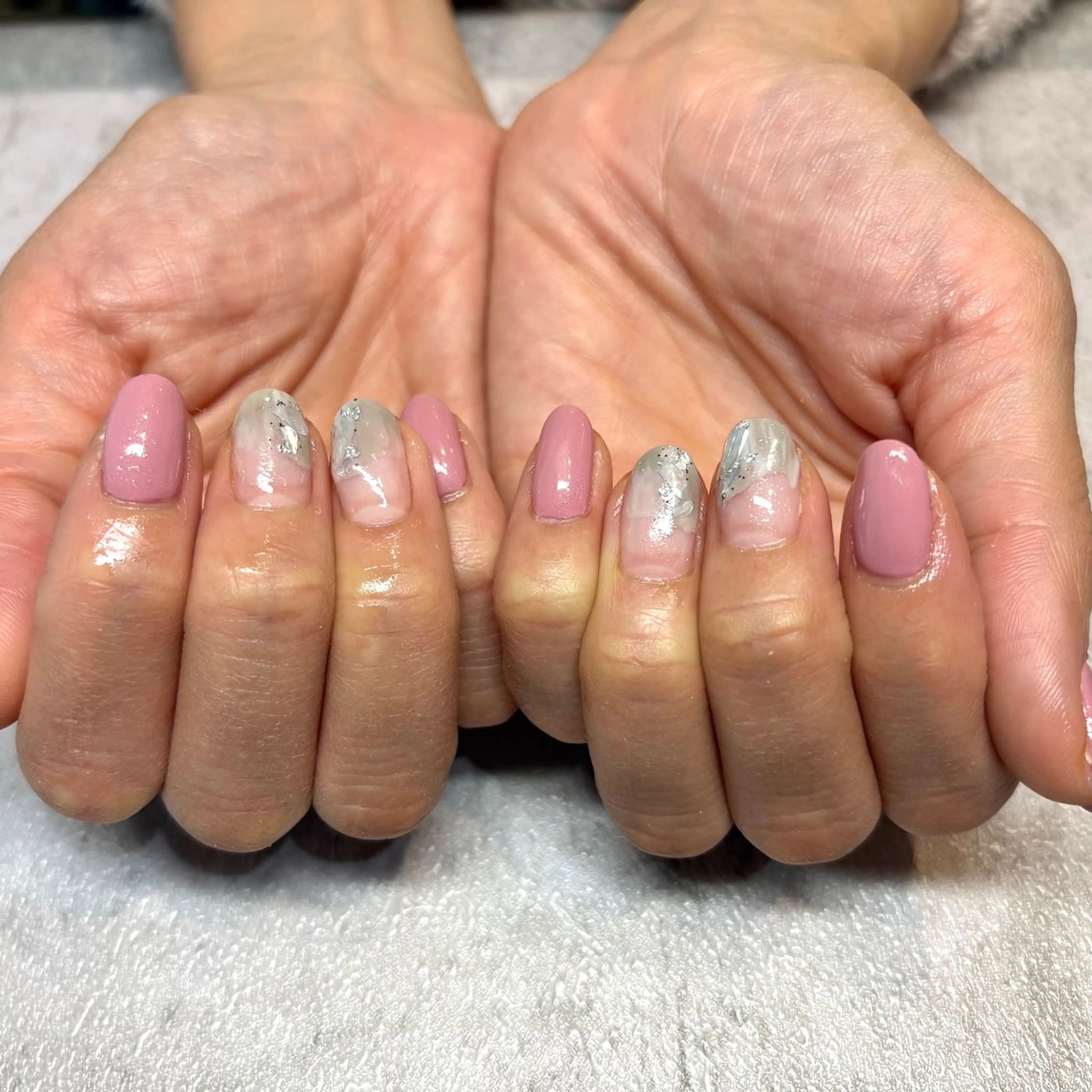 ネイル ハンドネイル 岡村 歩美のネイルデザイン