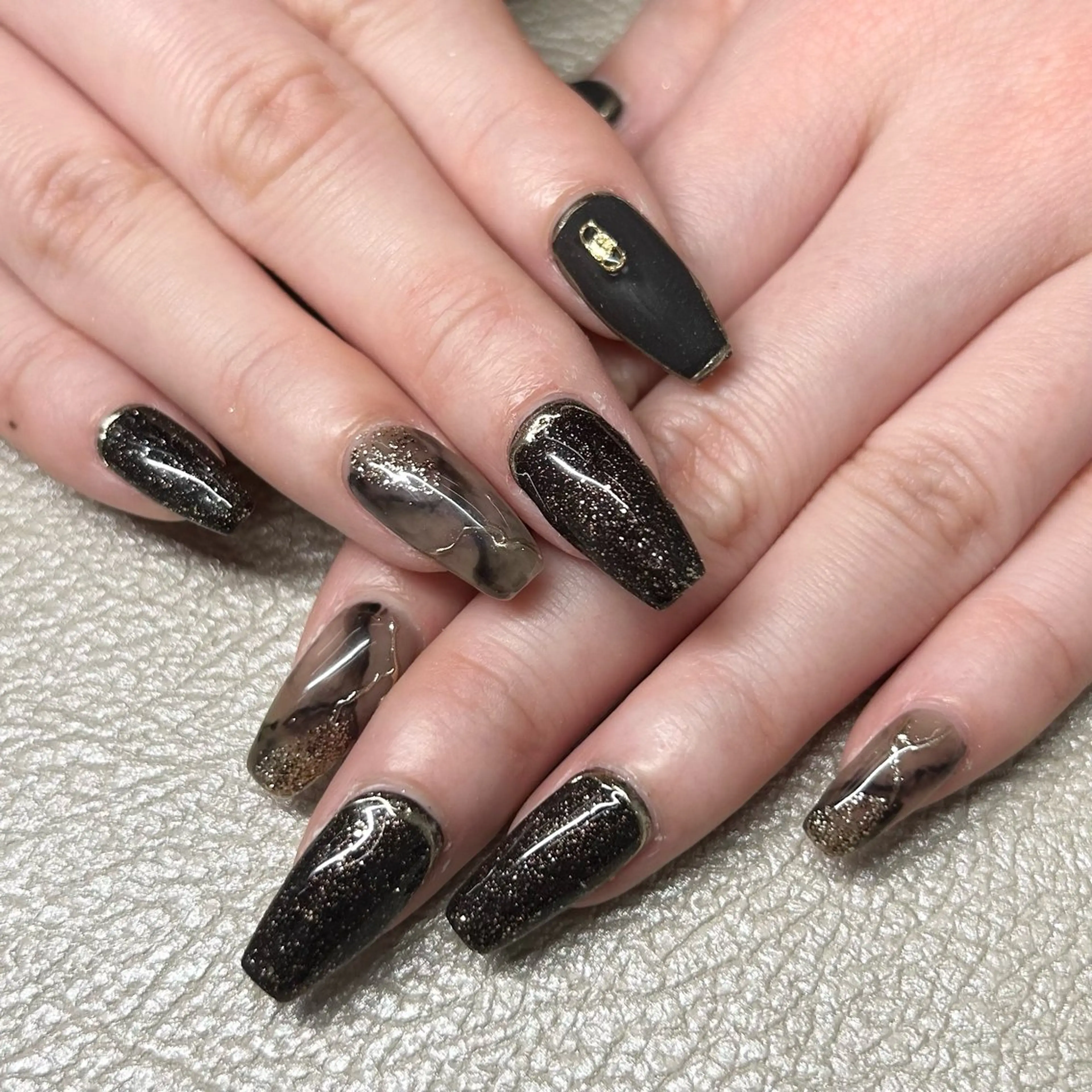 ネイル ジェルネイル ロングネイル 大理石ネイル(マーブル) ミラーネイル ニュアンスネイル ハンドネイル ハンドケア she nail studio所属・パラジェル/スカルプ salonOerbaのネイルデザイン