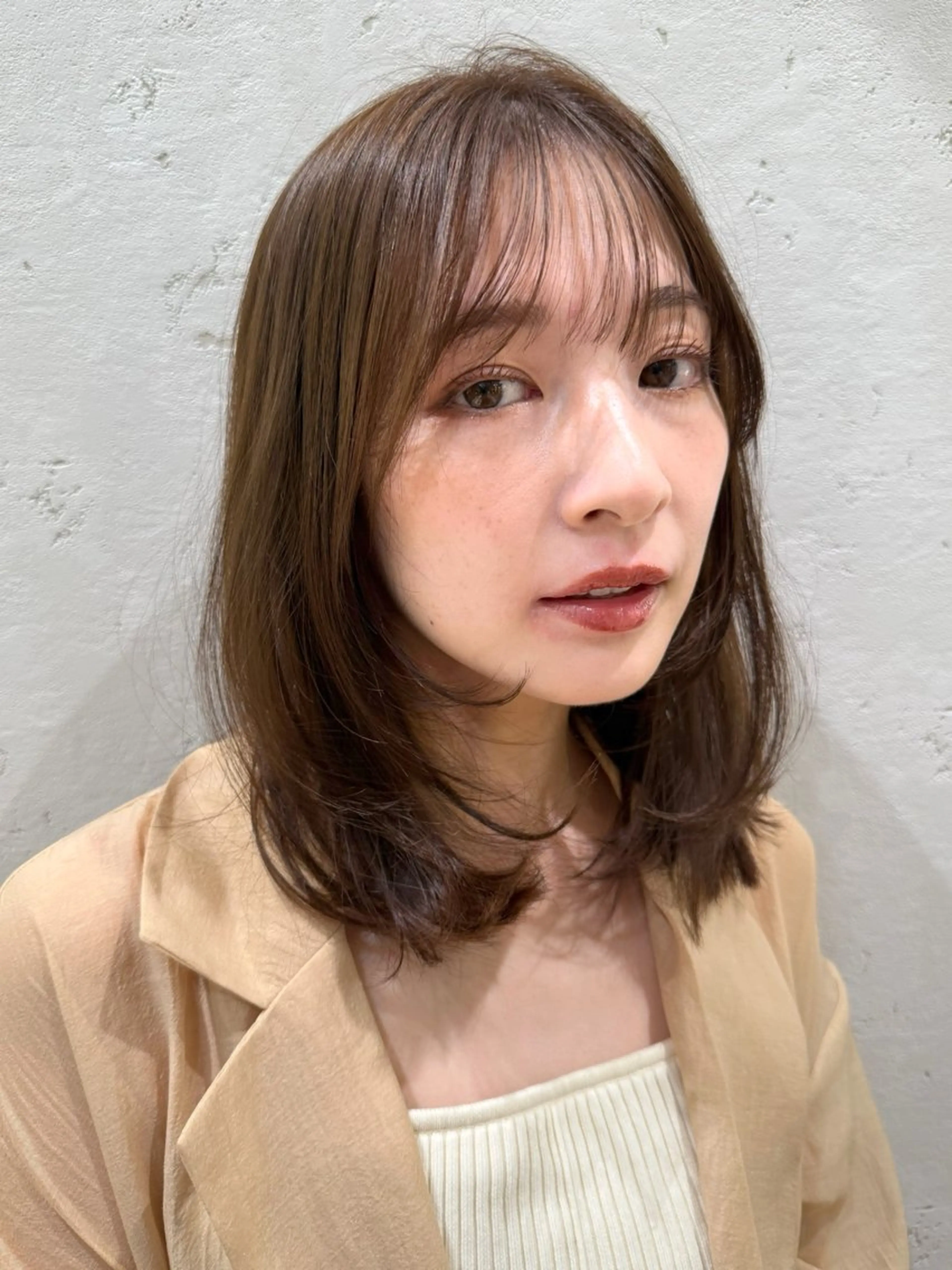 ミディアム レイヤーカット カット ヘアカラー トリートメント 透明感カラー│ レイヤーヘア中居美樹のヘアスタイル