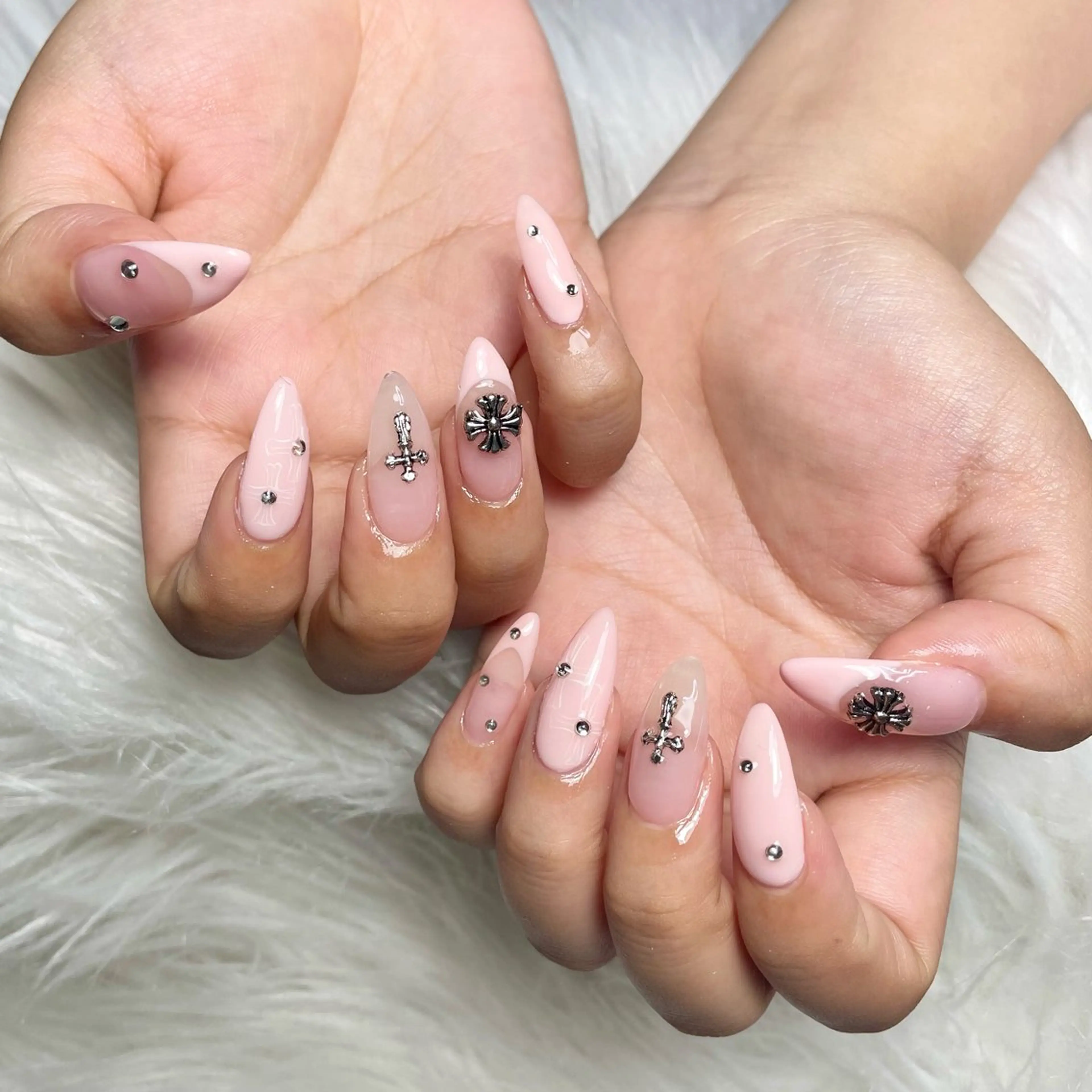 ネイル ハンドネイル RosyBeauty Salon所属・RosyBeauty Salonのネイルデザイン