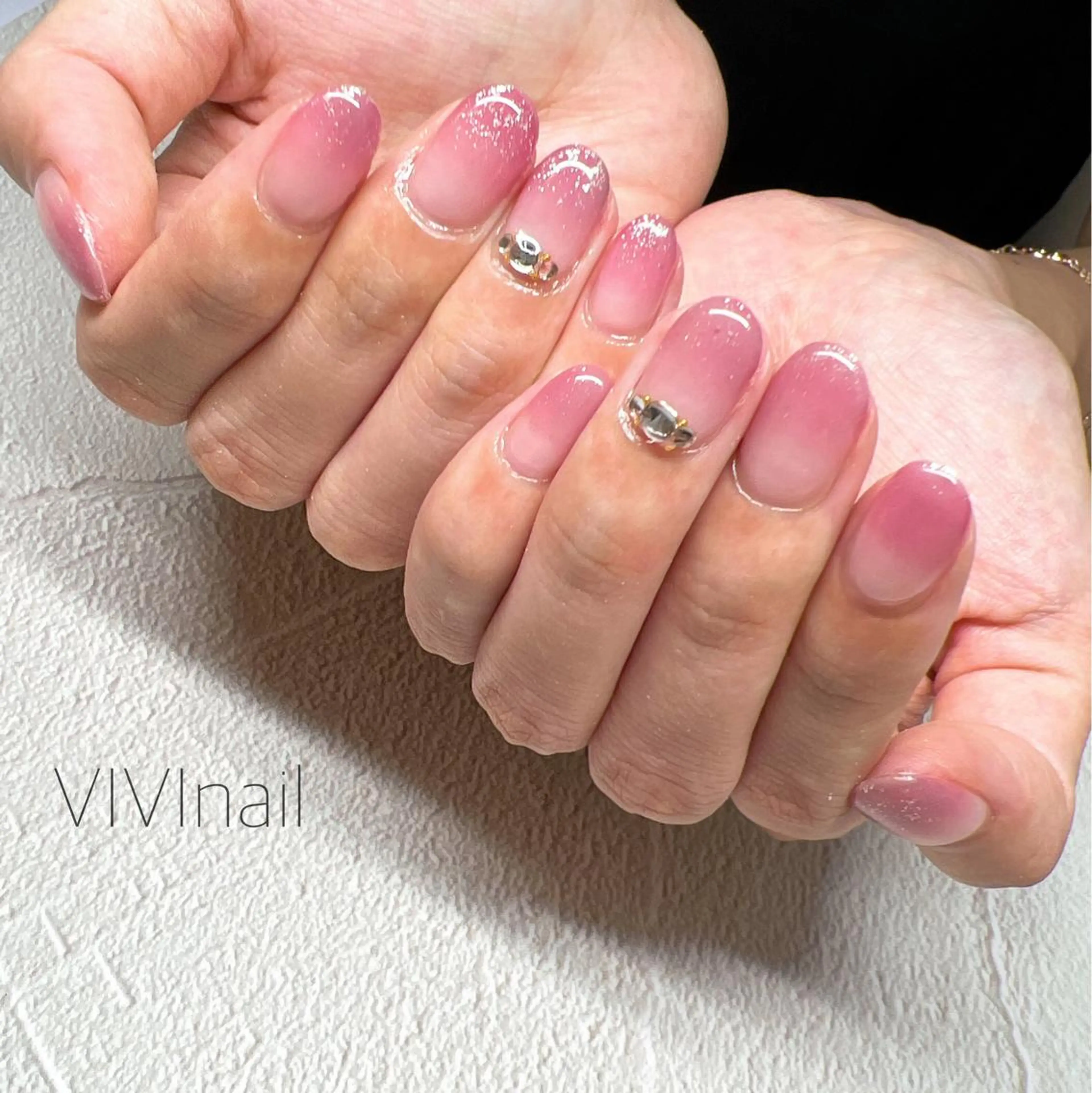 ネイル グラデーション ラメ(グリッター) ラメグラデーション ピンク ハンドネイル vivi nailのネイルデザイン