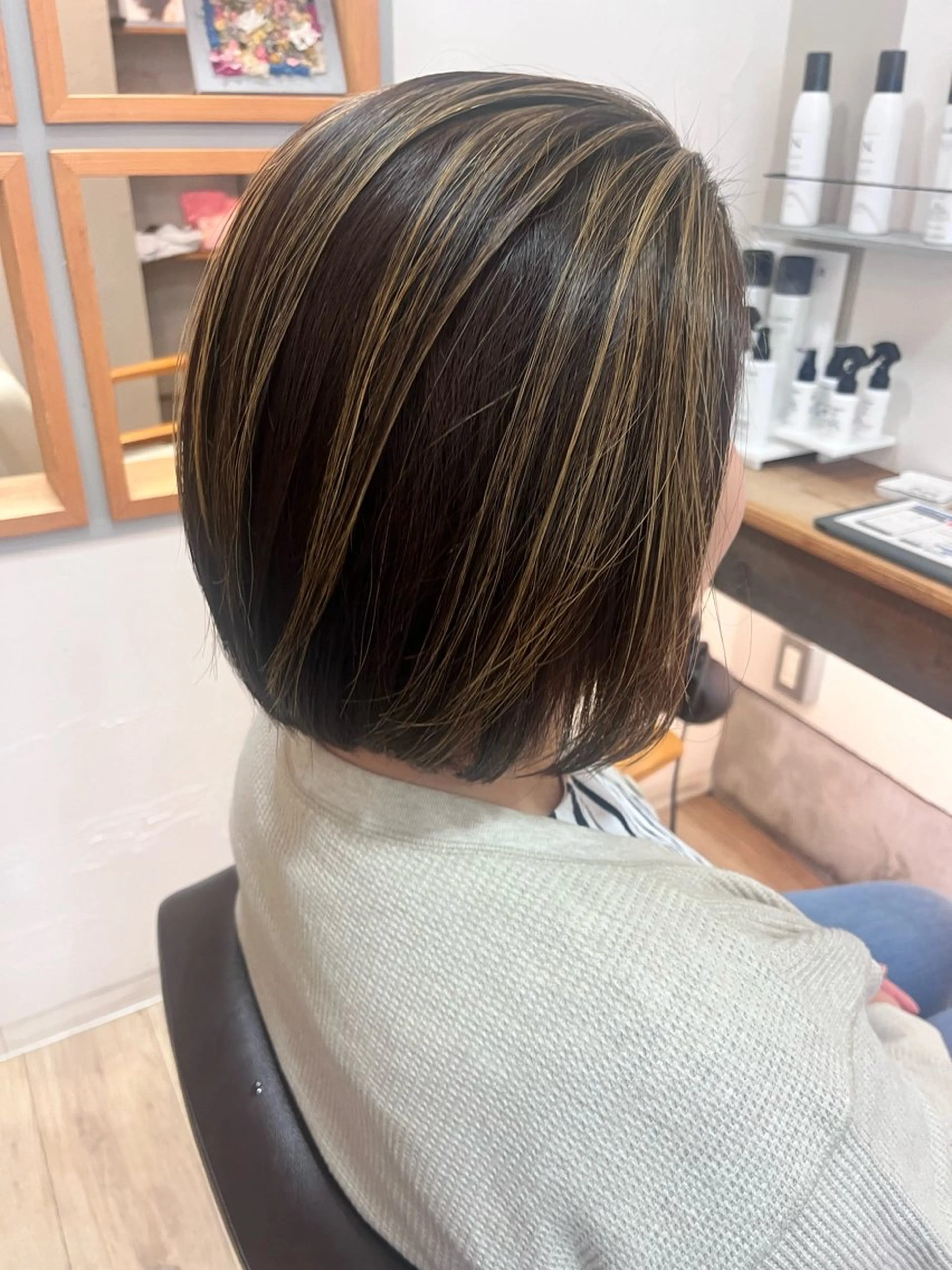 ミディアム ハイライト ハラちゃんカット✂︎ 透明感🩵ケアカラーのヘアスタイル