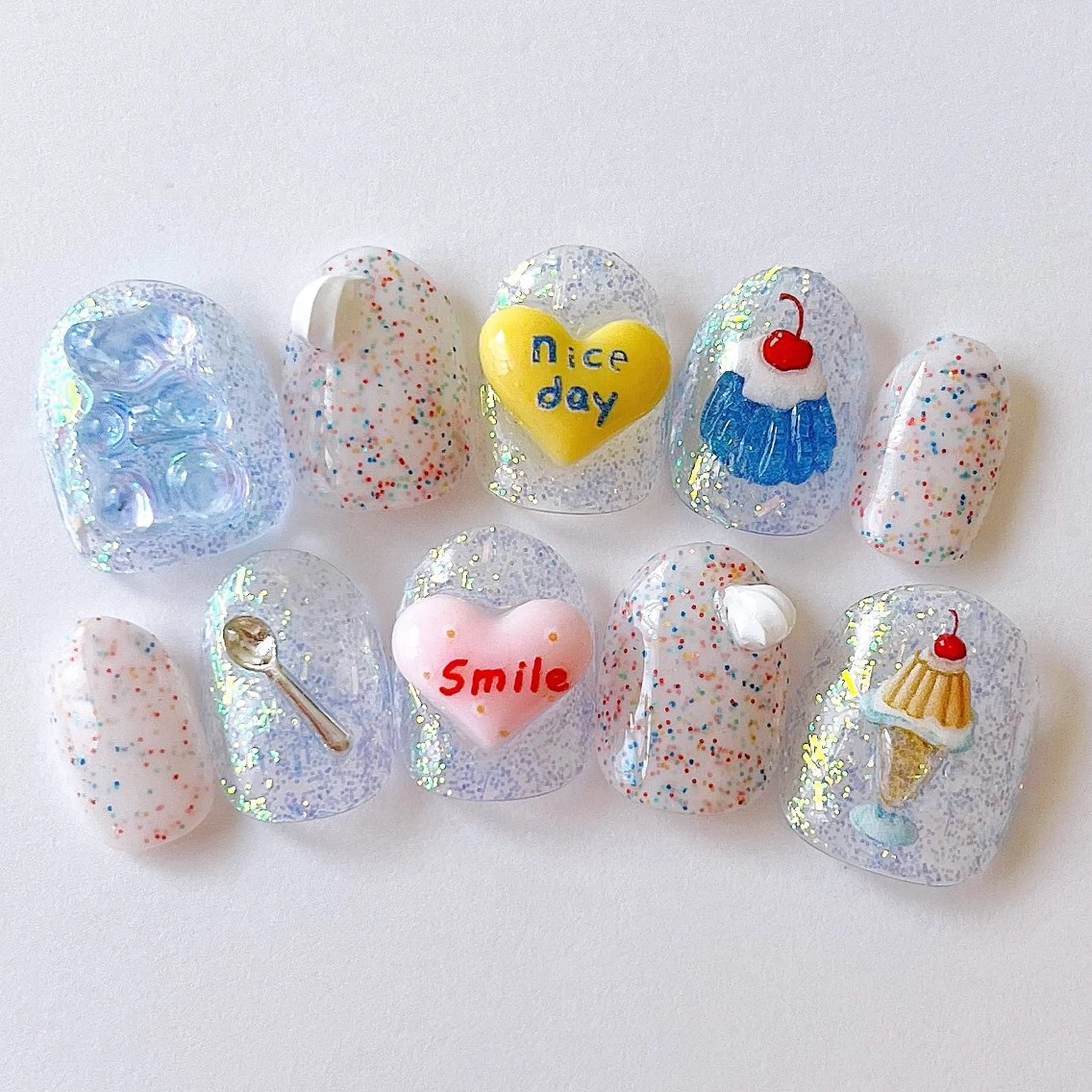 ネイル ハンドネイル いちごパフェ ゆいのネイルデザイン