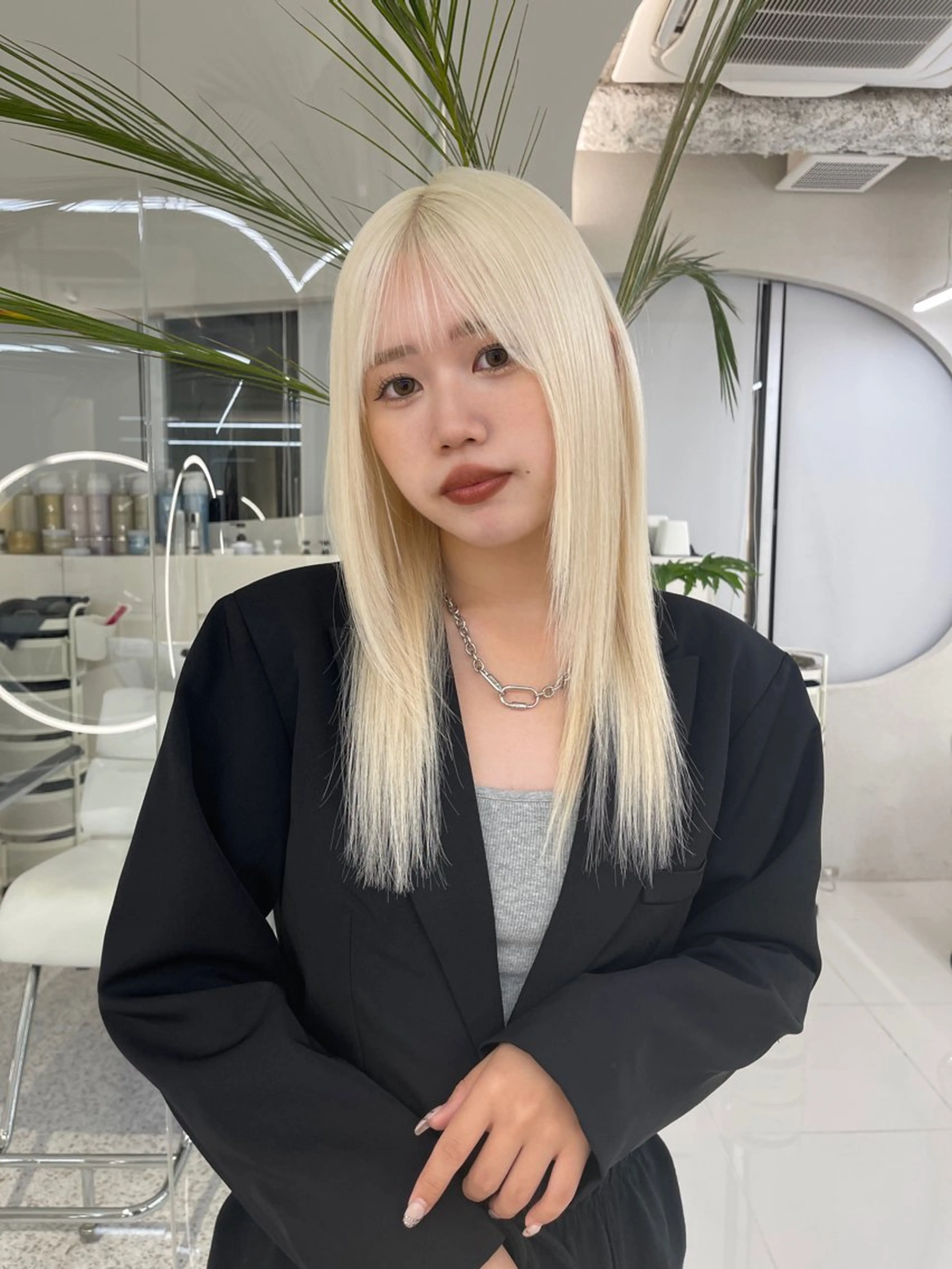 セミロング カラー GAGA所属・GAGA AMIKAのヘアスタイル