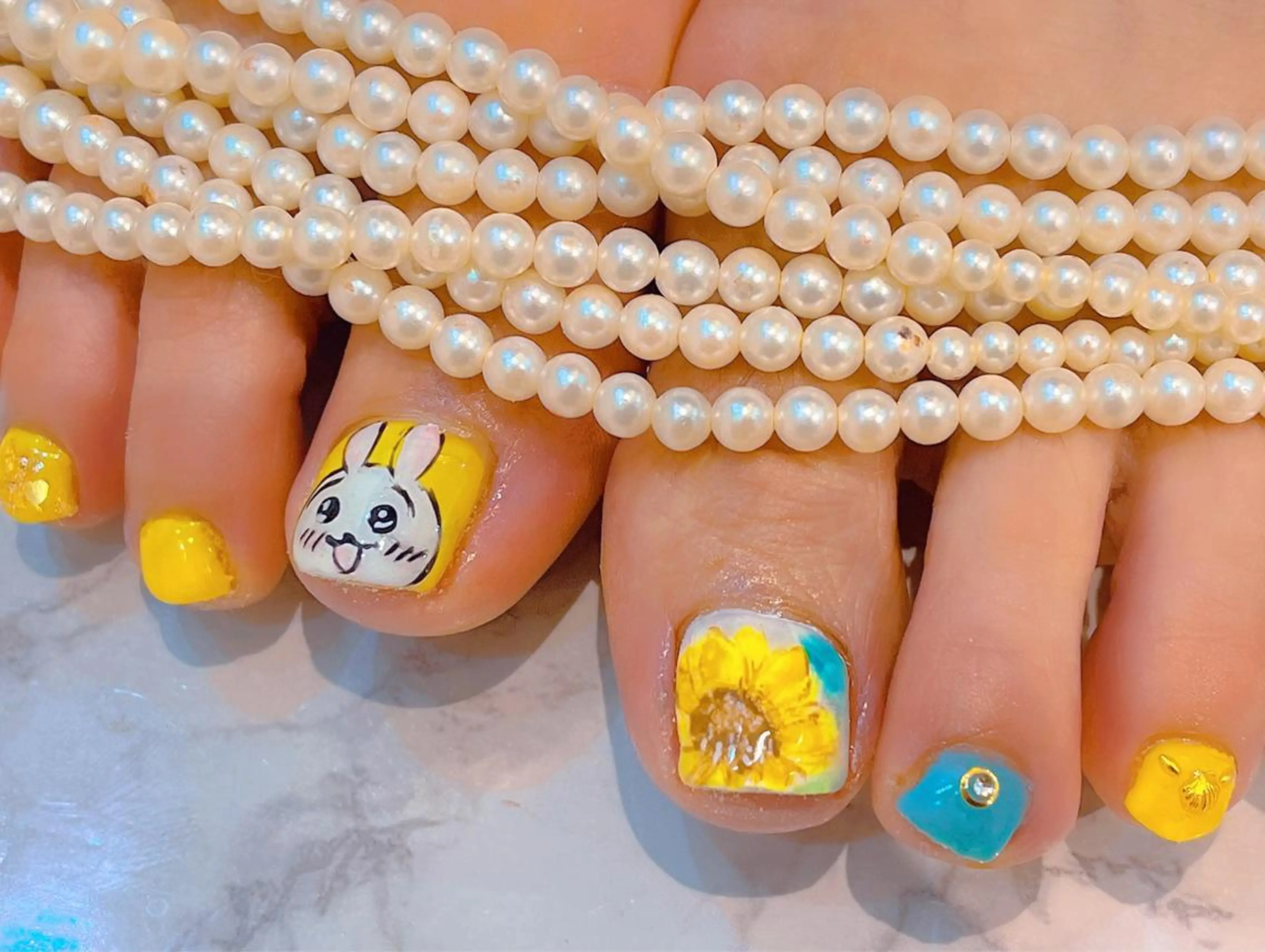 ネイル アートネイル 長さ出し フットネイル フレンチネイル グラデーション SINCERELY シンシアリー🌈のネイルデザイン