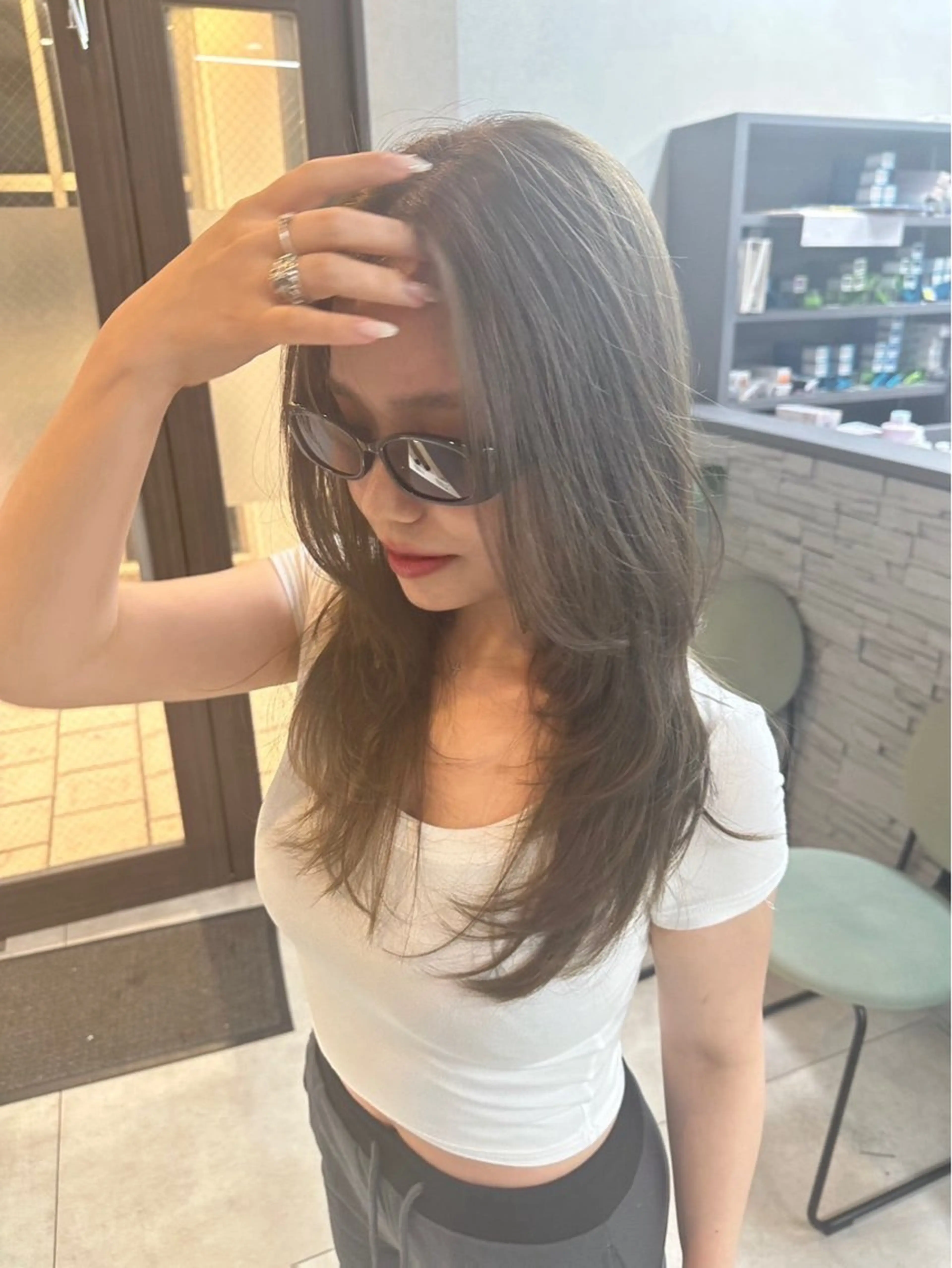 ロング レイヤーカット ヘアカラー トリートメント りおん レイヤー/ベージュのヘアスタイル