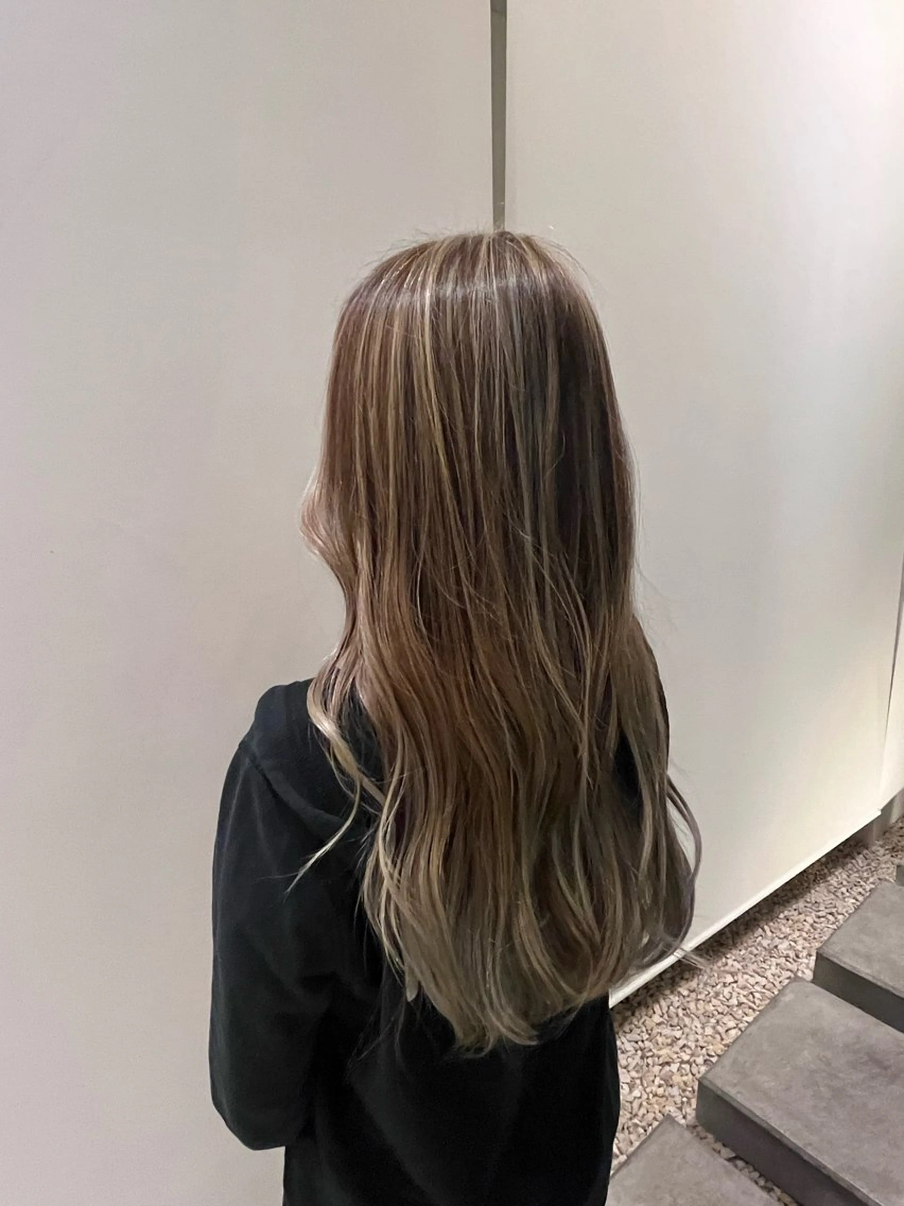 ロング ハイライト ティフ(TIF)所属・おおた あいこのヘアスタイル