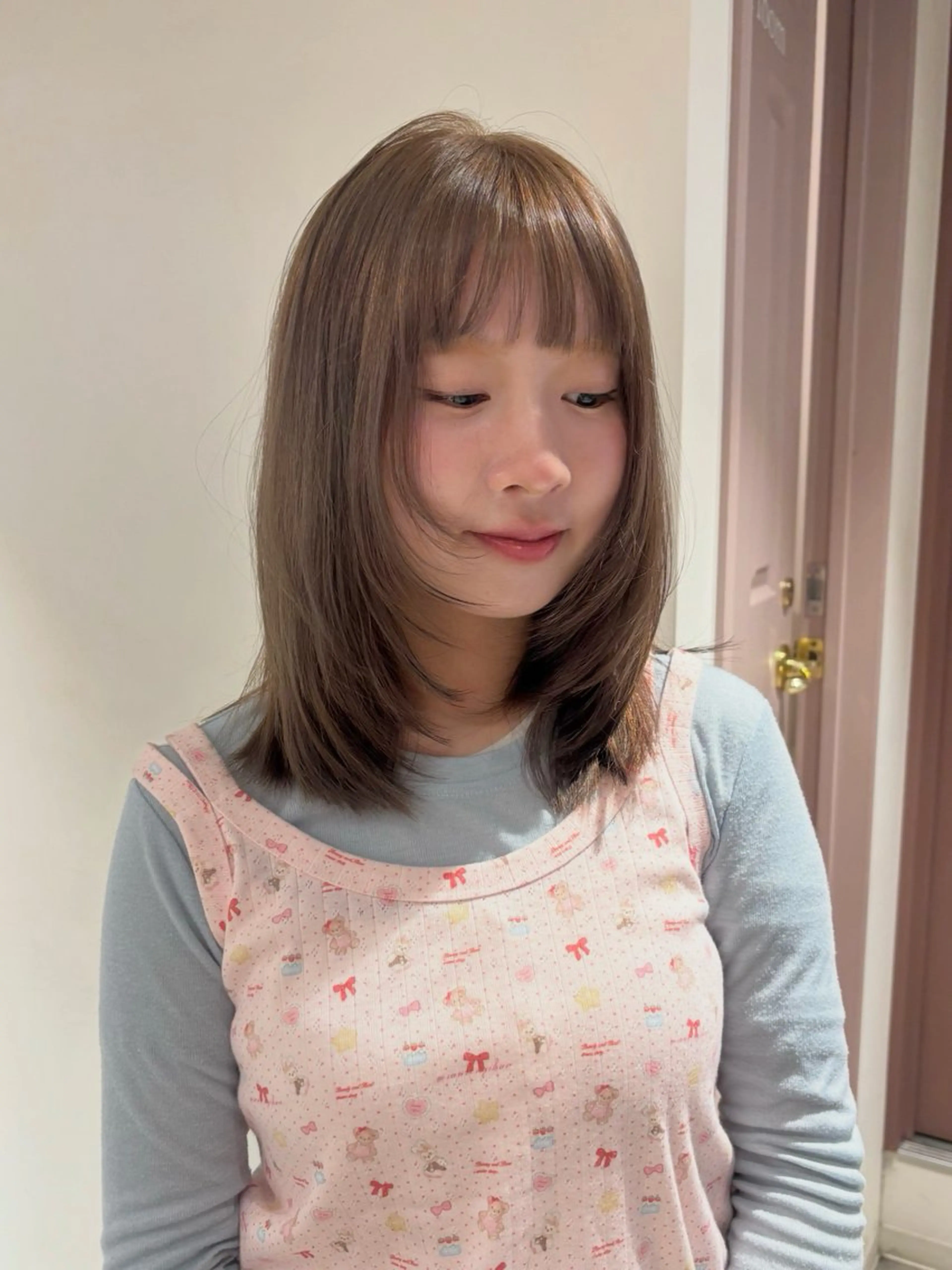 セミロング カラー カット ヘアカラー トリートメント mei｜顔まわり ×透明感カラーのヘアスタイル