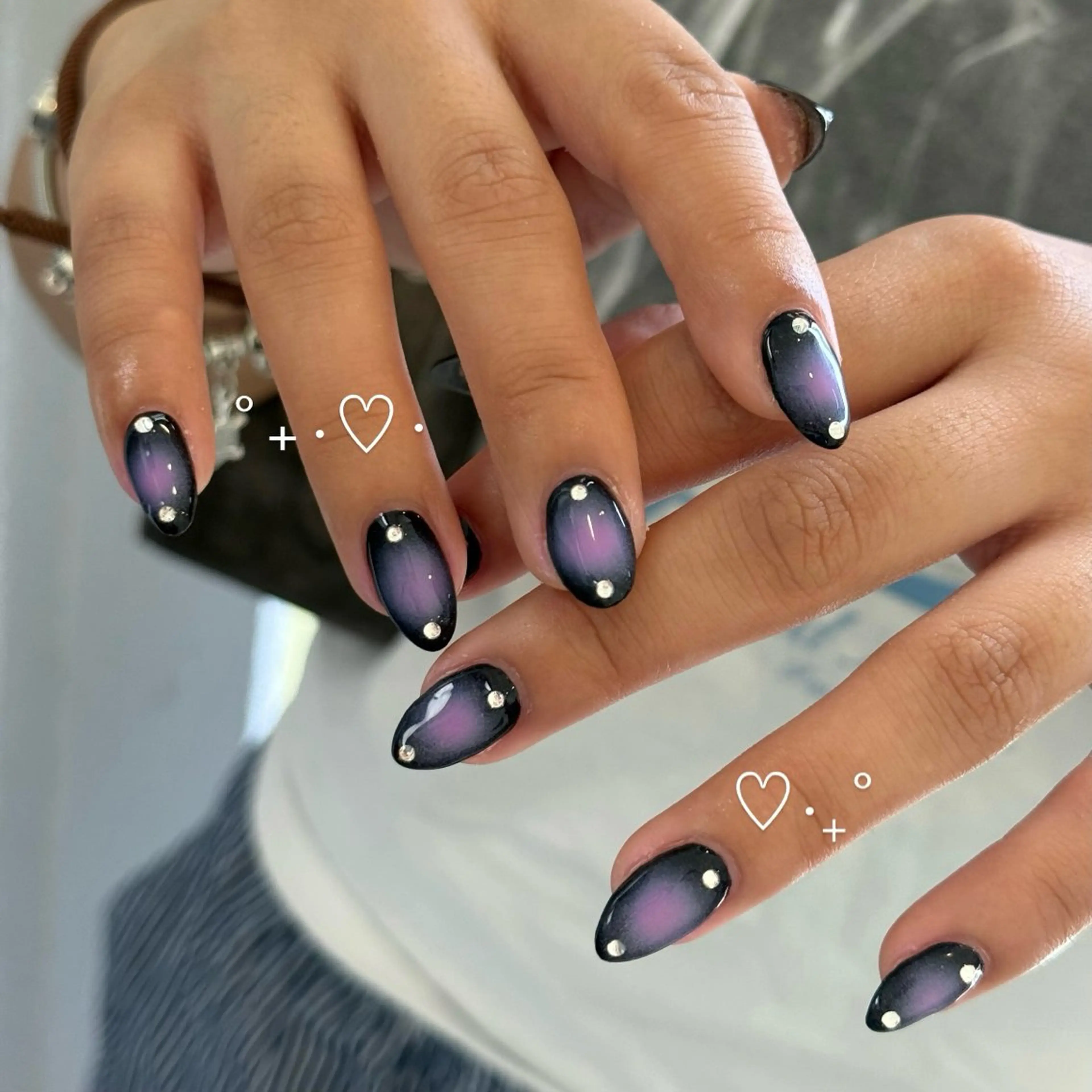 ネイル チークネイル ハンドネイル WOLTOKYO渋谷 yunaのネイルデザイン