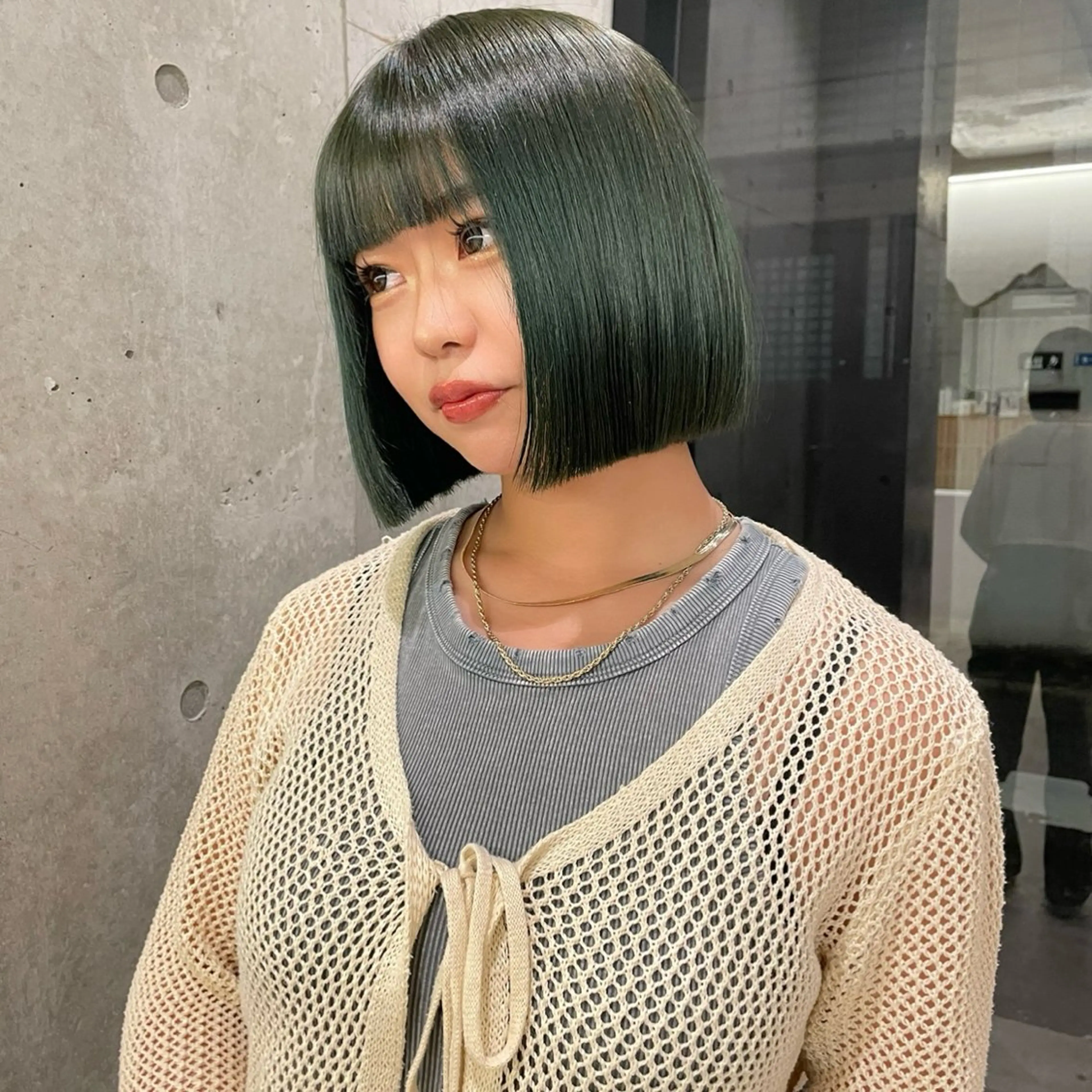 ショート カラー ヘアアレンジ 切りっぱなしボブ ボブ カット ヘアカラー トリートメント Mizobe misakiのヘアスタイル