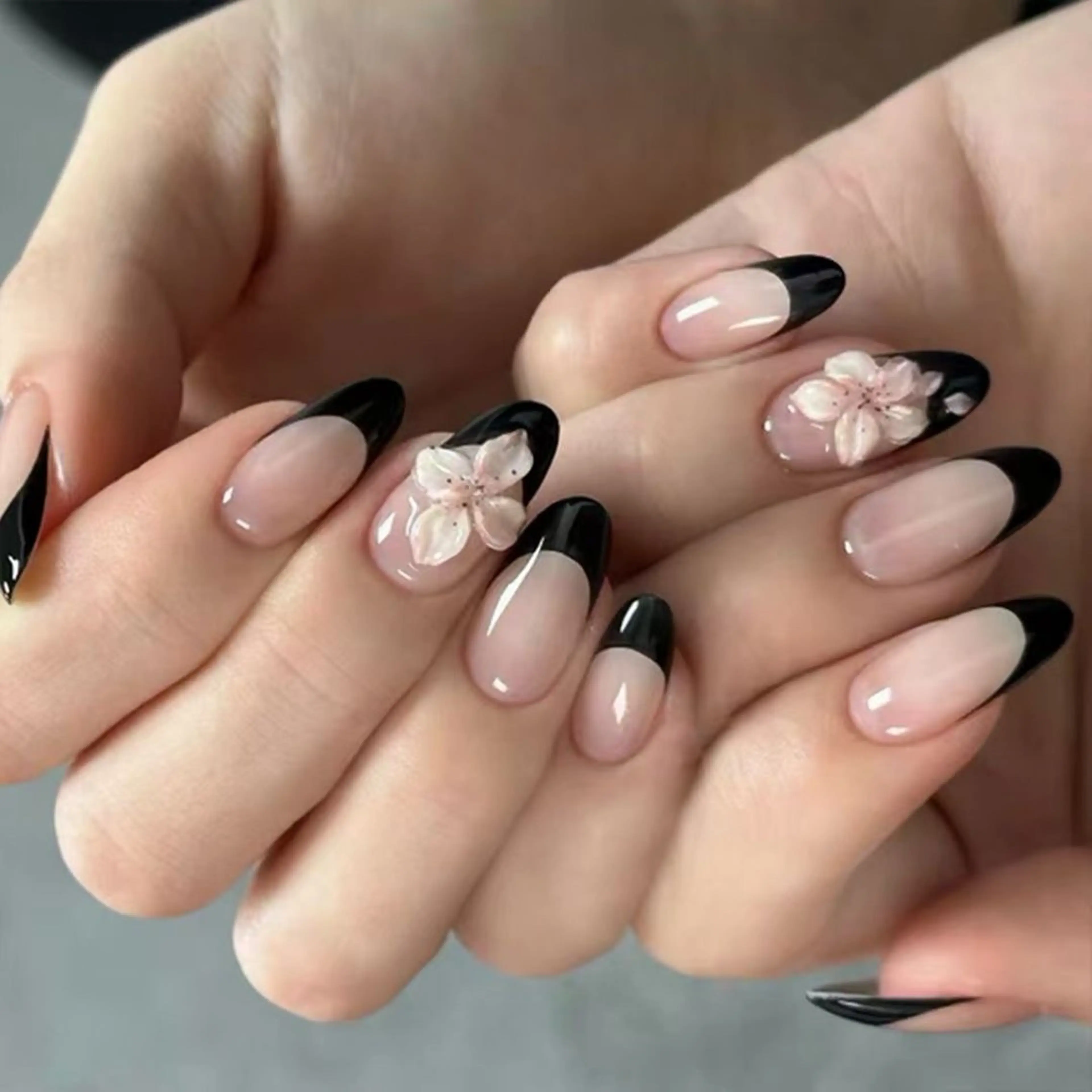 ネイル アートネイル クリアネイル フレンチネイル ガーリー キラキラネイル ハンドネイル モリ アユミのネイルデザイン