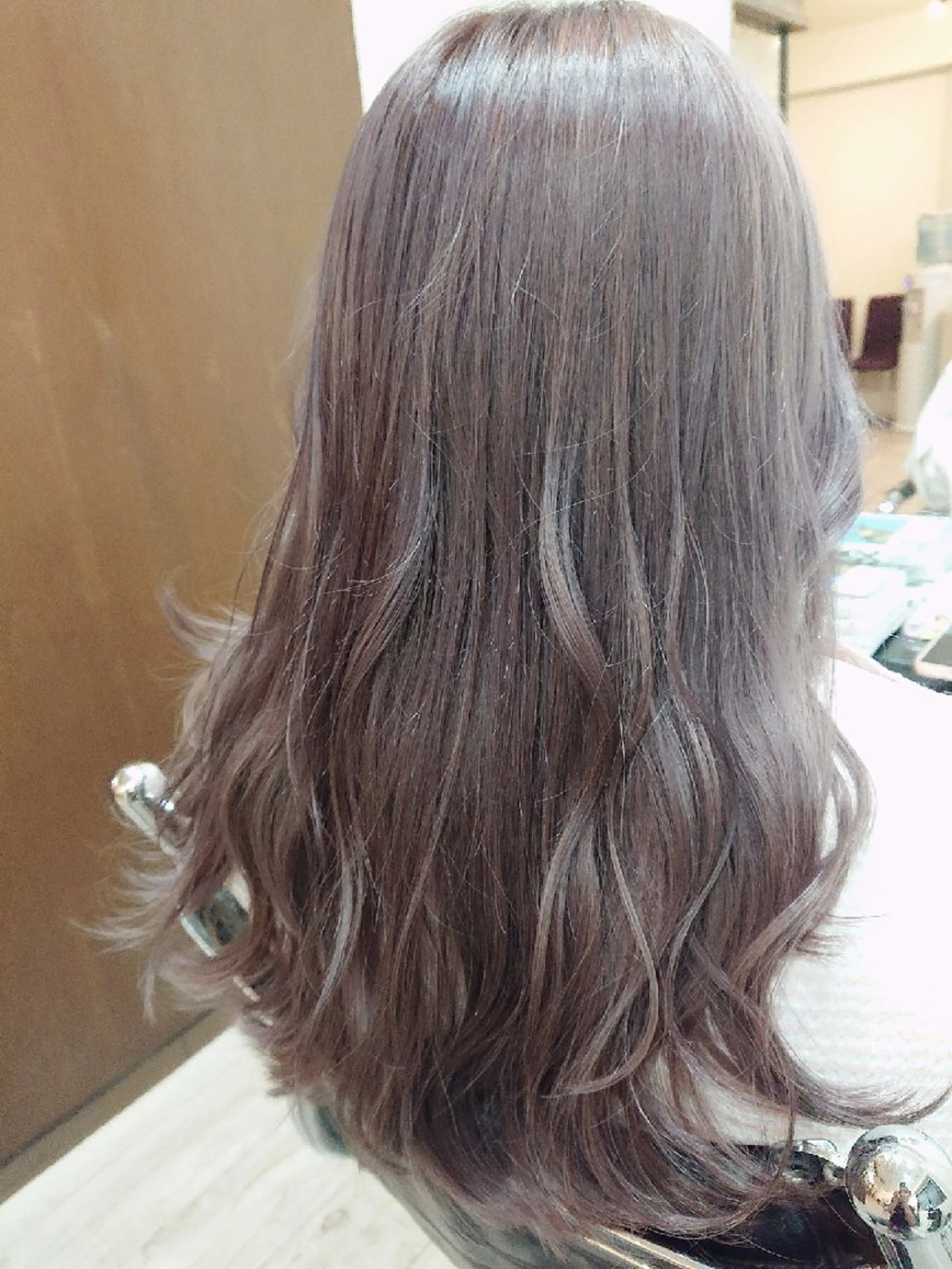 ミニモ学割韓国風レイヤーカットトリートメントコテ巻きスタイリング仕上げの写真