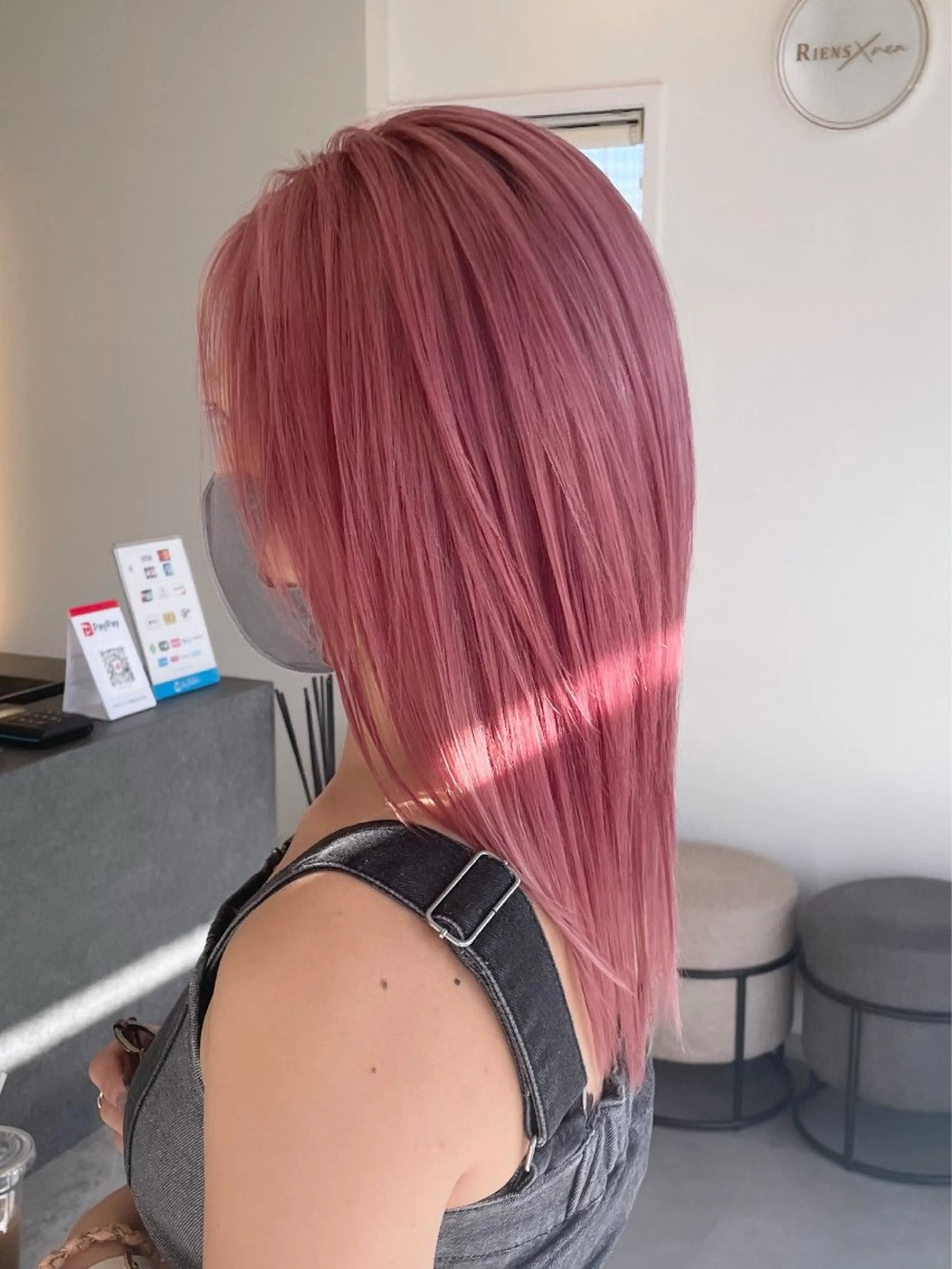 ミディアム アッシュ ハイライト 髪質改善 レイヤーカット ウルフカット RIENS♡xrea 山本優舞のヘアスタイル