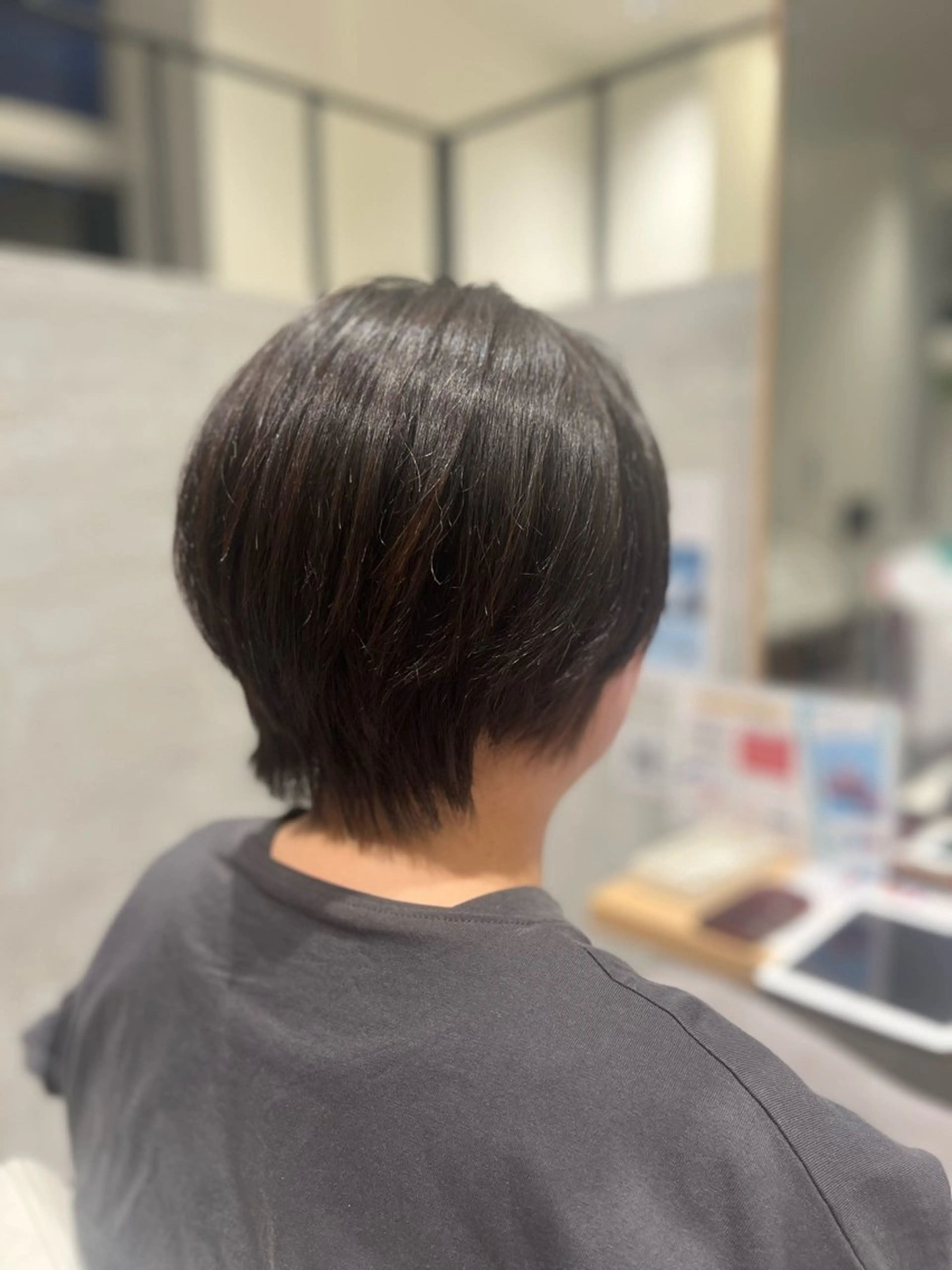 ショート ウィスタリアフィールドプランシュ所属・Planches 渡辺のヘアスタイル