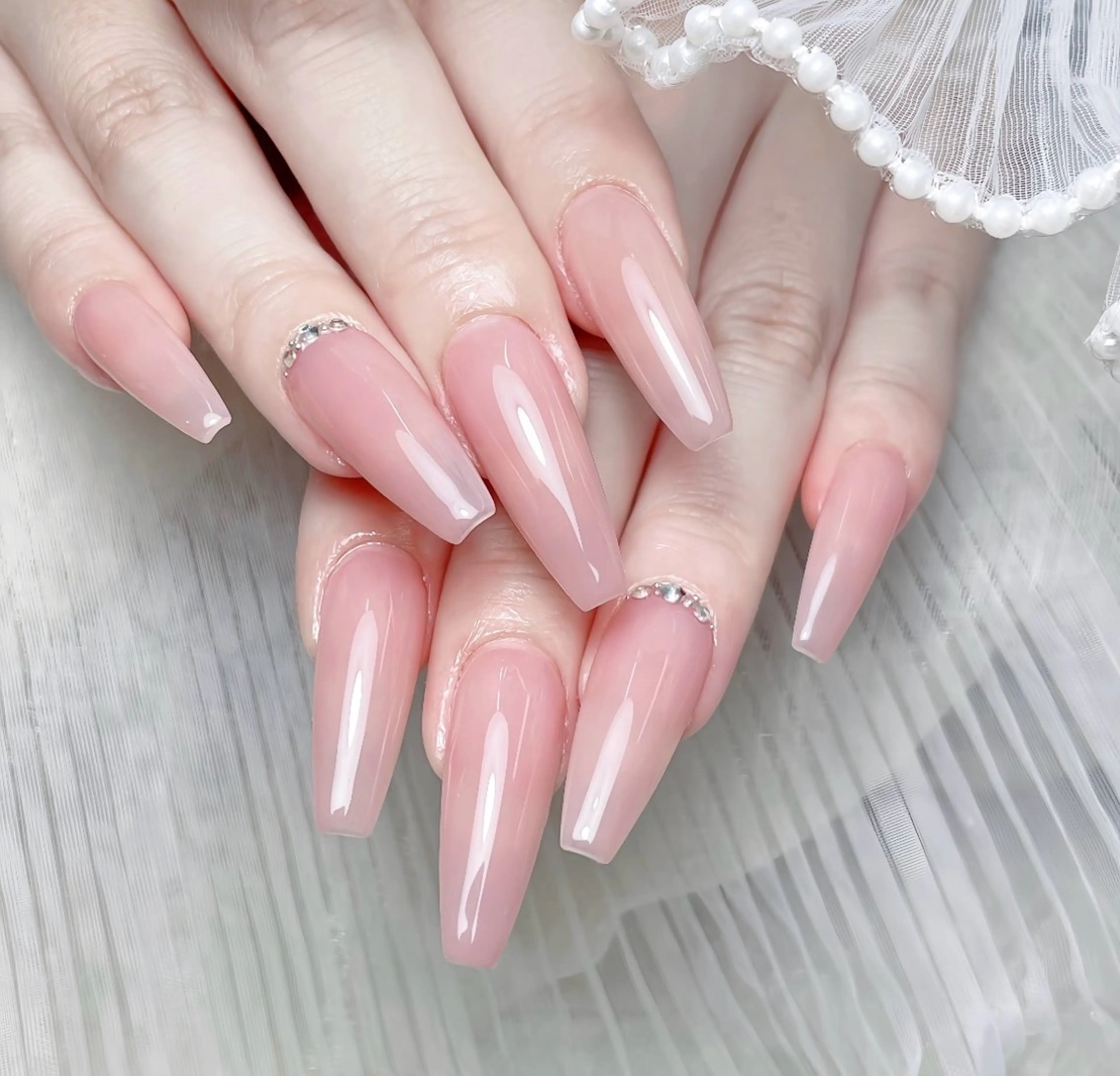 ネイル アートネイル べっ甲ネイル チークネイル 成人式 長さ出し ハンドネイル ハンドケア For you. Nail Salonのネイルデザイン