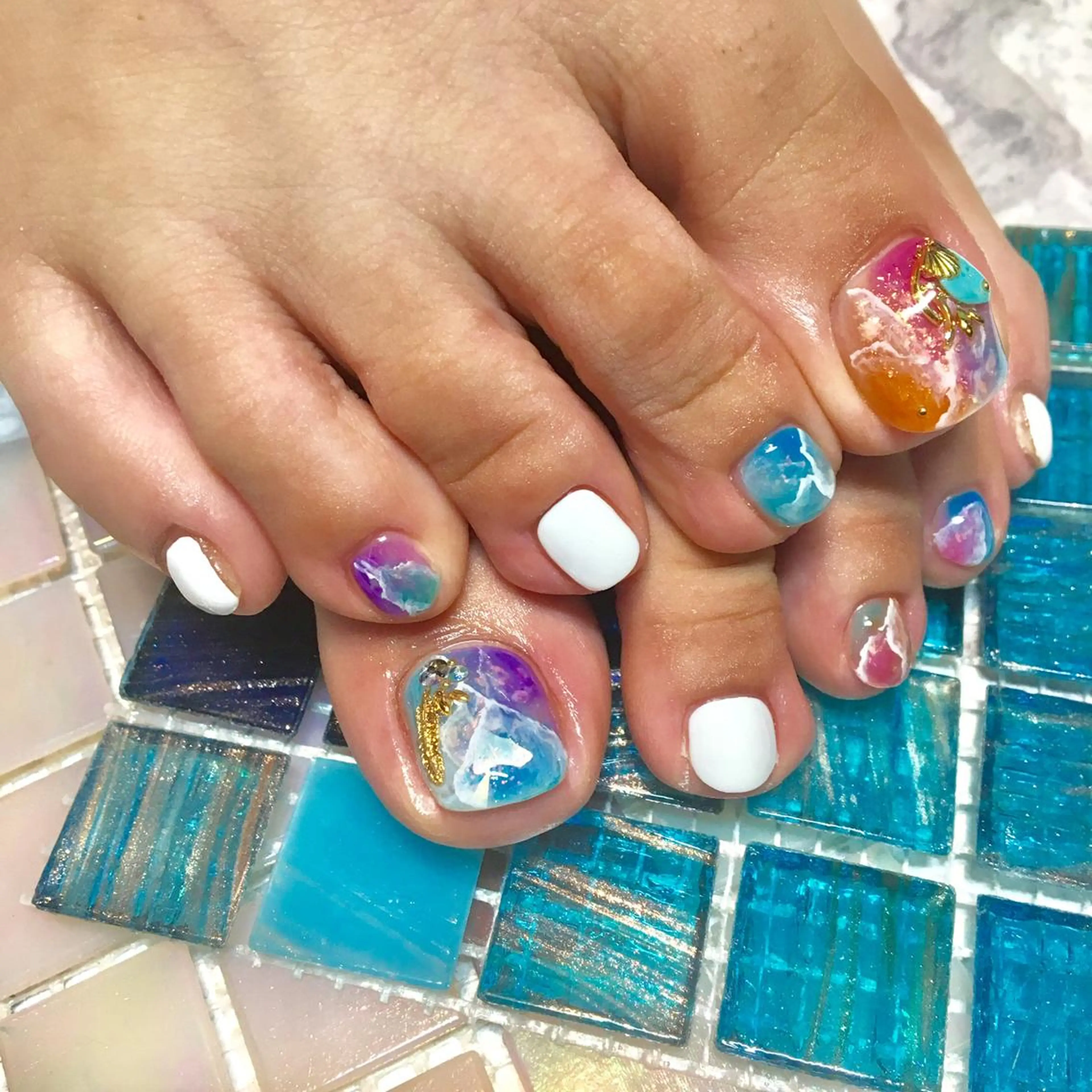 ネイル repos~ルポ~所属・里見 麗のネイルデザイン