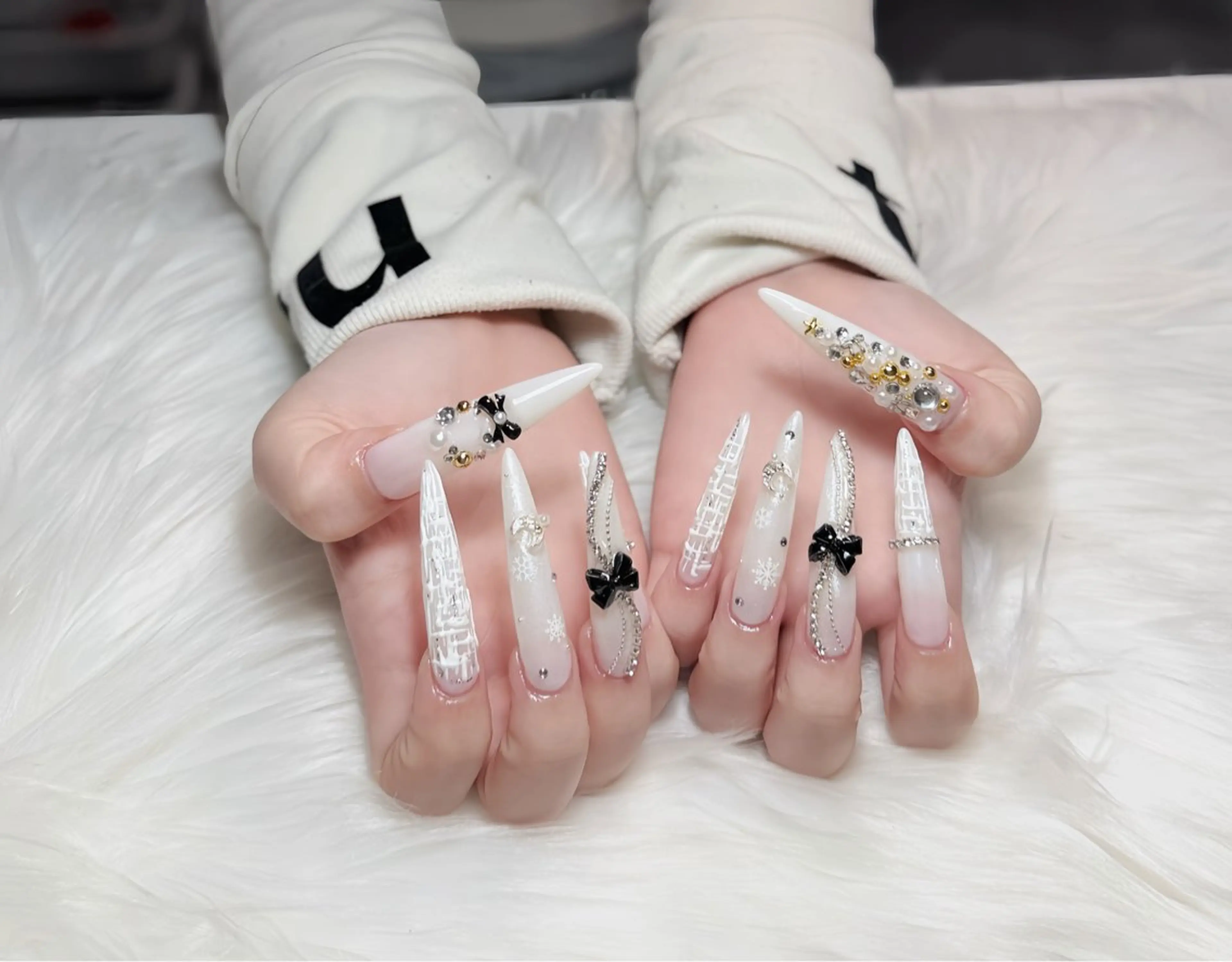ネイル オーロラネイル チークネイル フットネイル フレンチネイル ジェルネイル ハンドネイル Nichi Nails❤️のネイルデザイン