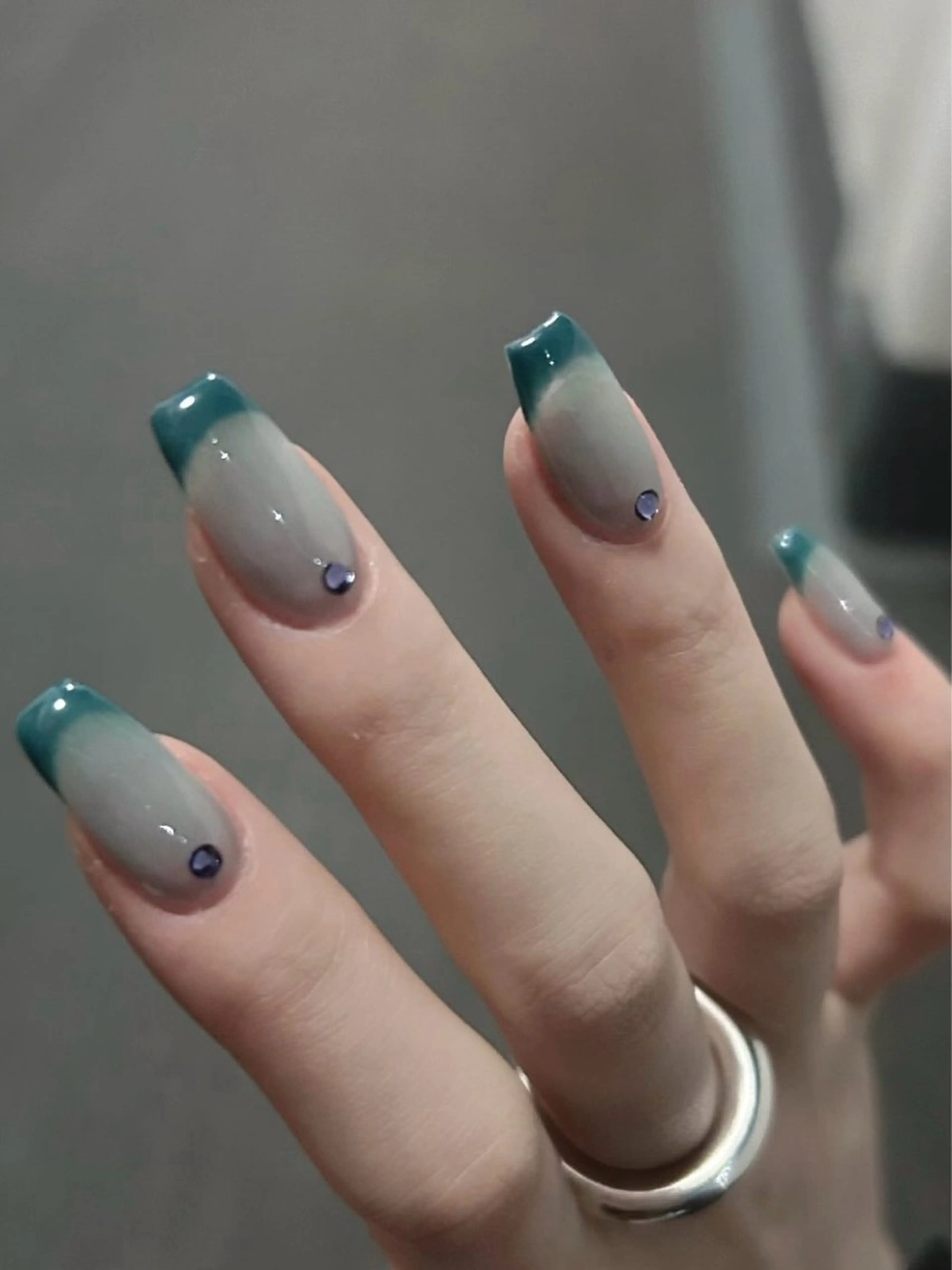 ネイル アートネイル 韓国ネイル ニュアンスネイル ぷっくりネイル ハンドネイル ハンドケア talo .のネイルデザイン