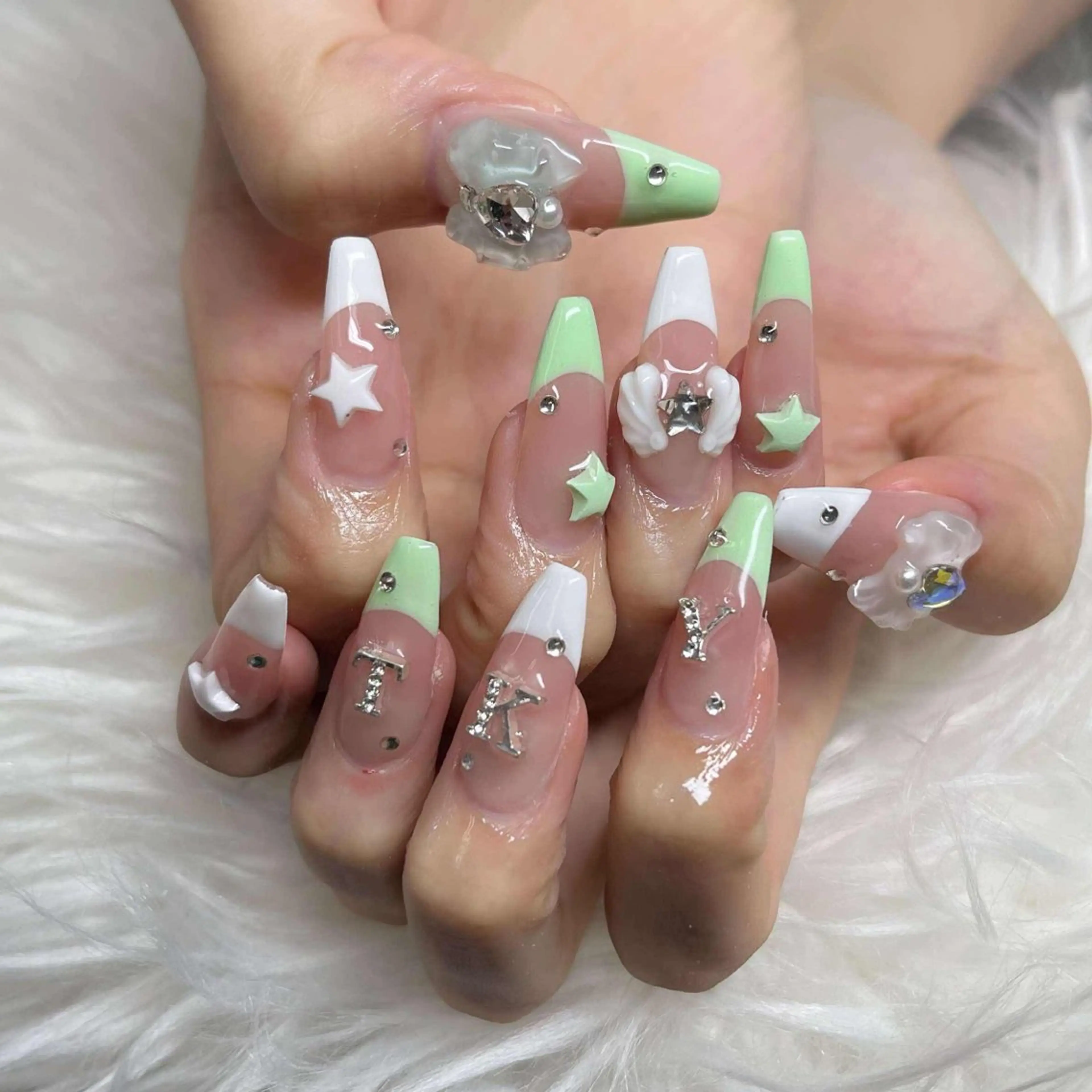 ネイル ANH NAIL ゴテゴテ専門店💎のネイルデザイン