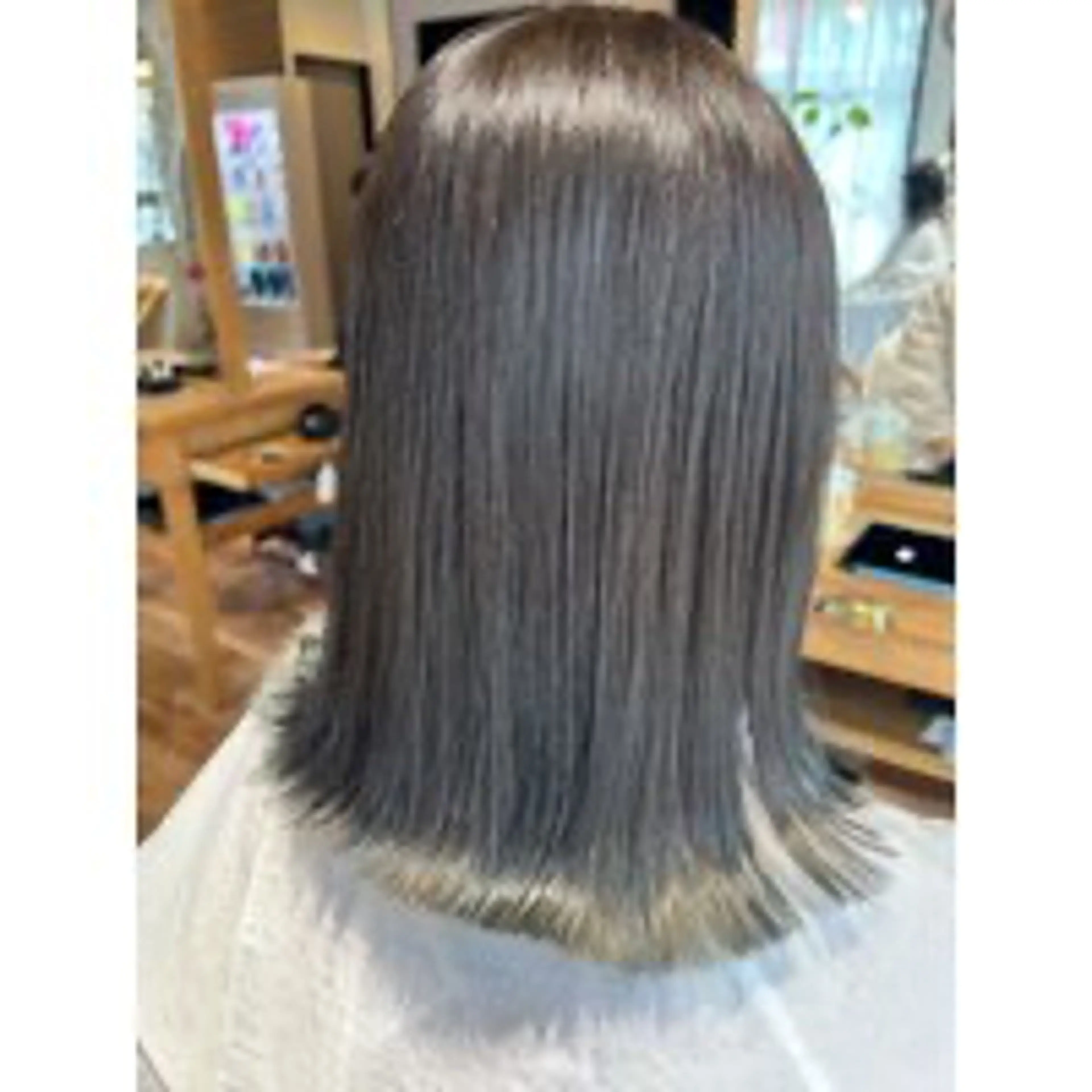 ミディアム ヘアカラー 高口 小春のヘアスタイル