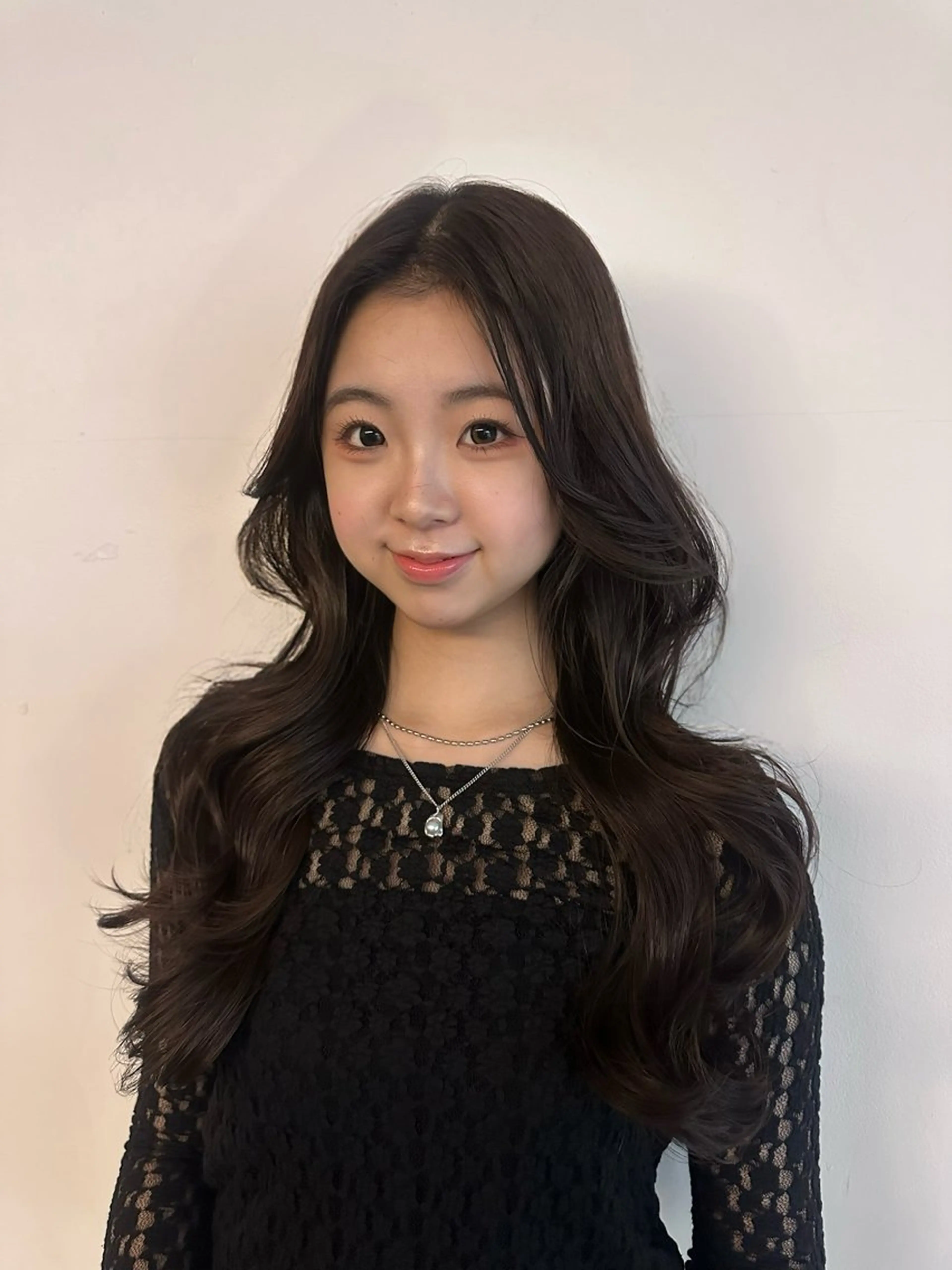 ロング 𝐍𝐎𝐑𝐀 𝐇𝐀𝐈𝐑 𝐒𝐀𝐋𝐎𝐍所属・中嶋蓮 透明感カラー韓国ヘアのヘアスタイル