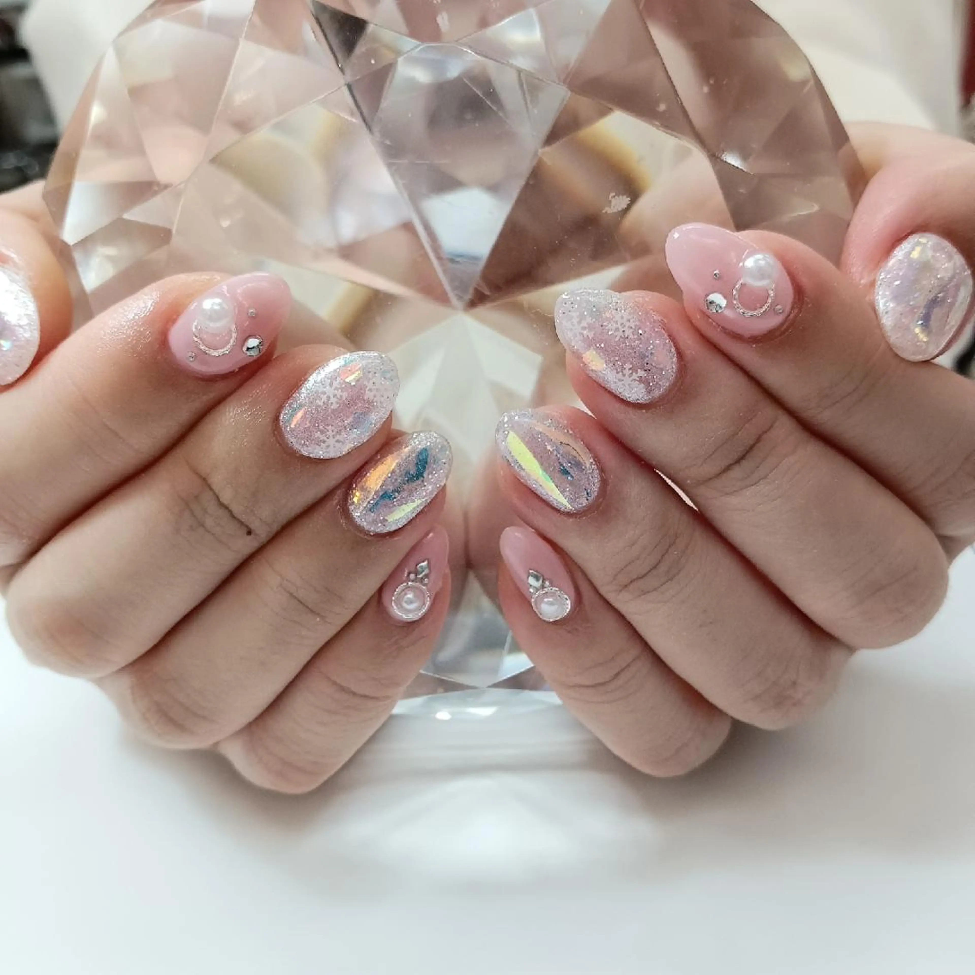 ネイル オーロラネイル シルバー ハンドネイル Coco Girlsのネイルデザイン