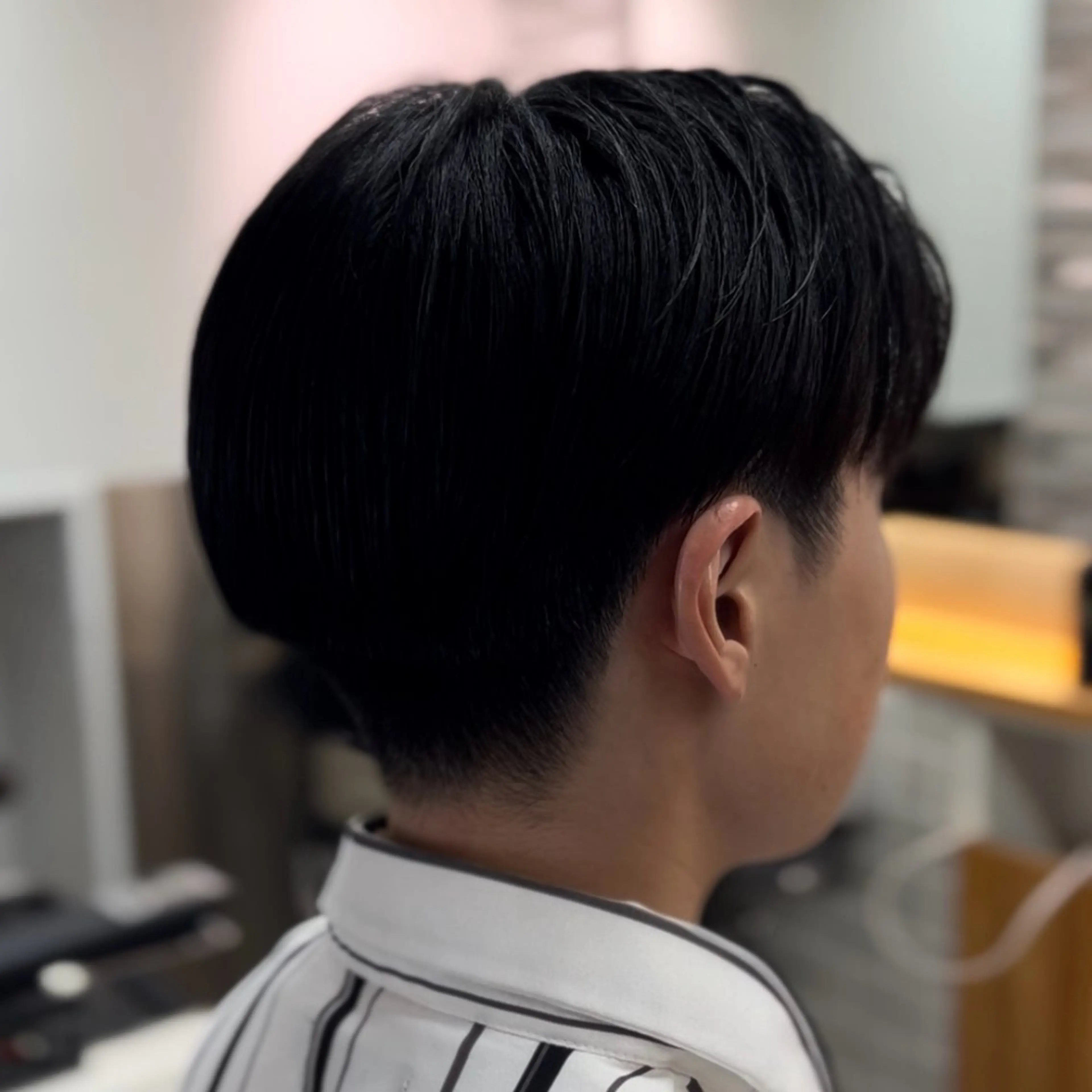 ミディアム メンズ センターパート 刈り上げ カット FRISEUR/山本 美芽のヘアスタイル