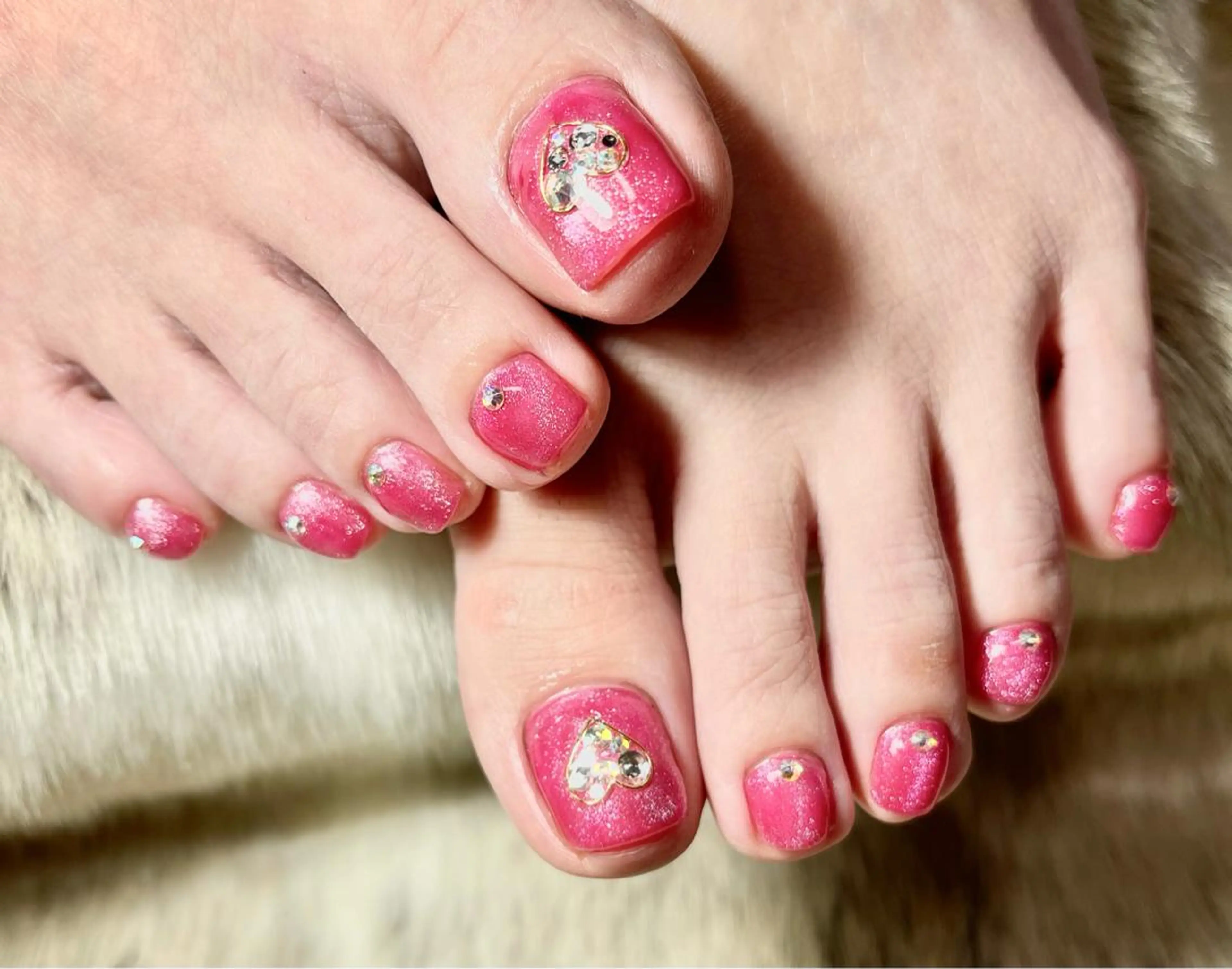 ネイル ピンク ストーンネイル nail salon Axia所属・nail salon Axiaのネイルデザイン