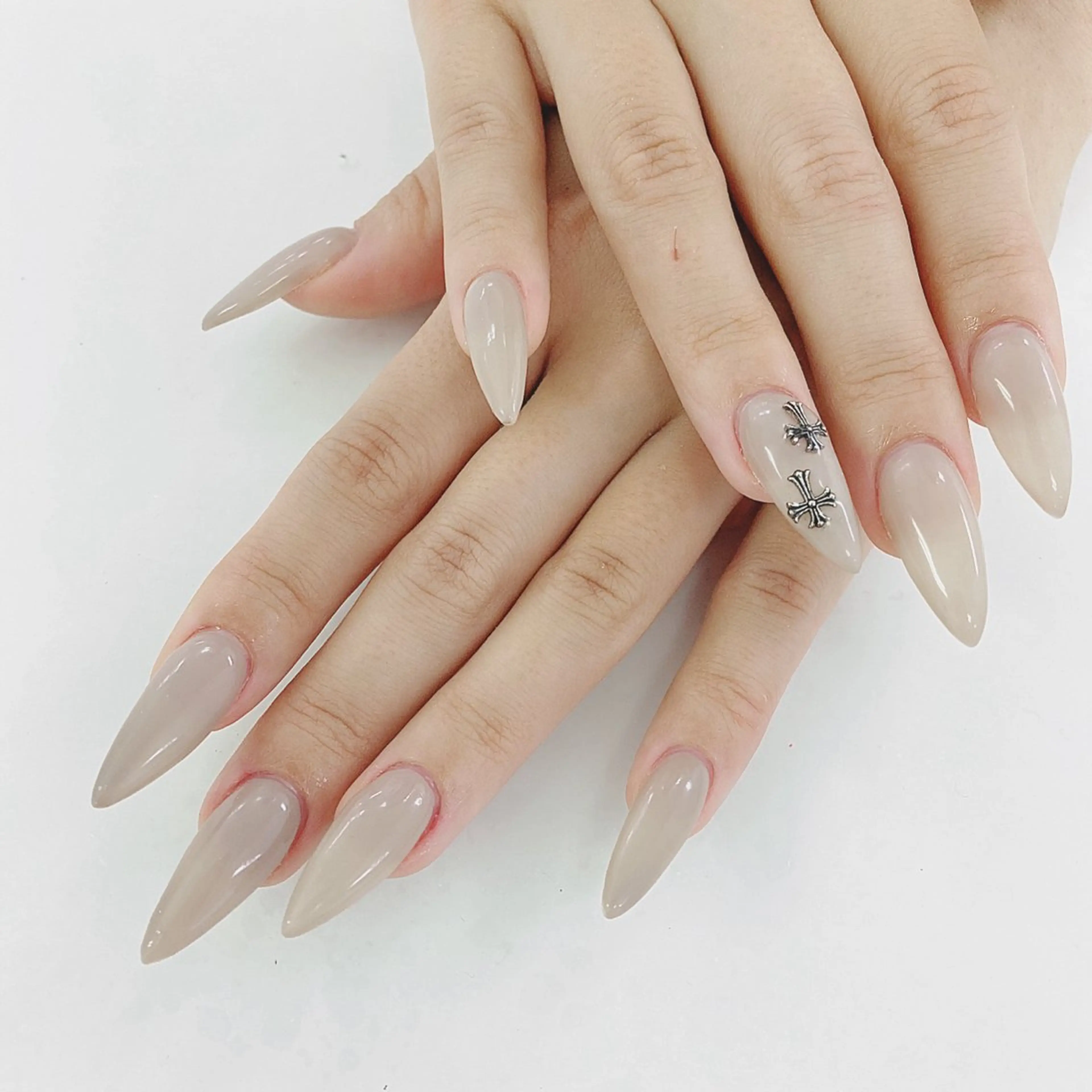 オフあり ハンドチップ長さ出しワンカラー🦋の写真