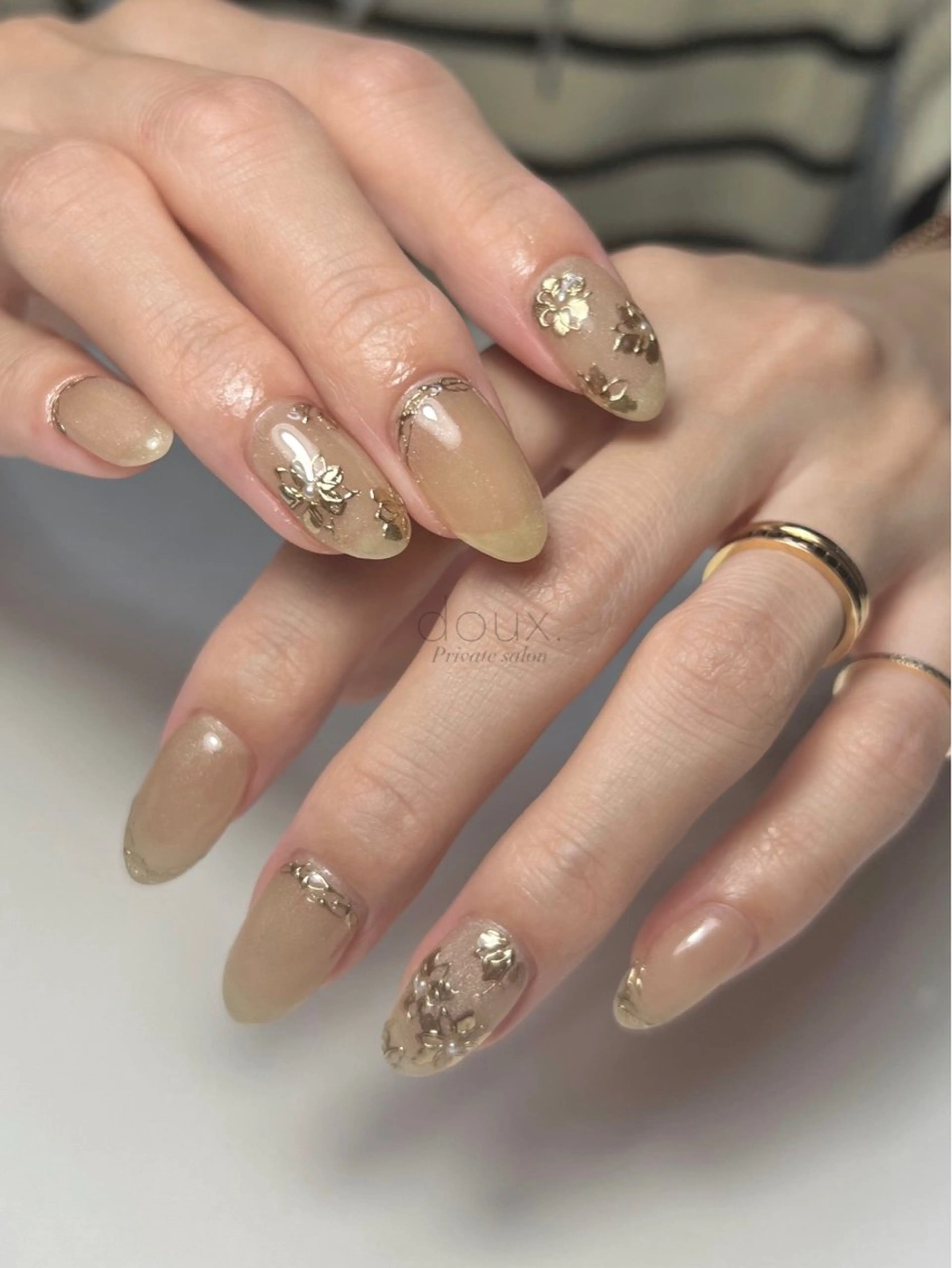 ネイル フラワーネイル 韓国ネイル ミラーネイル ニュアンスネイル 冬ネイル ハンドネイル doux. nailのネイルデザイン