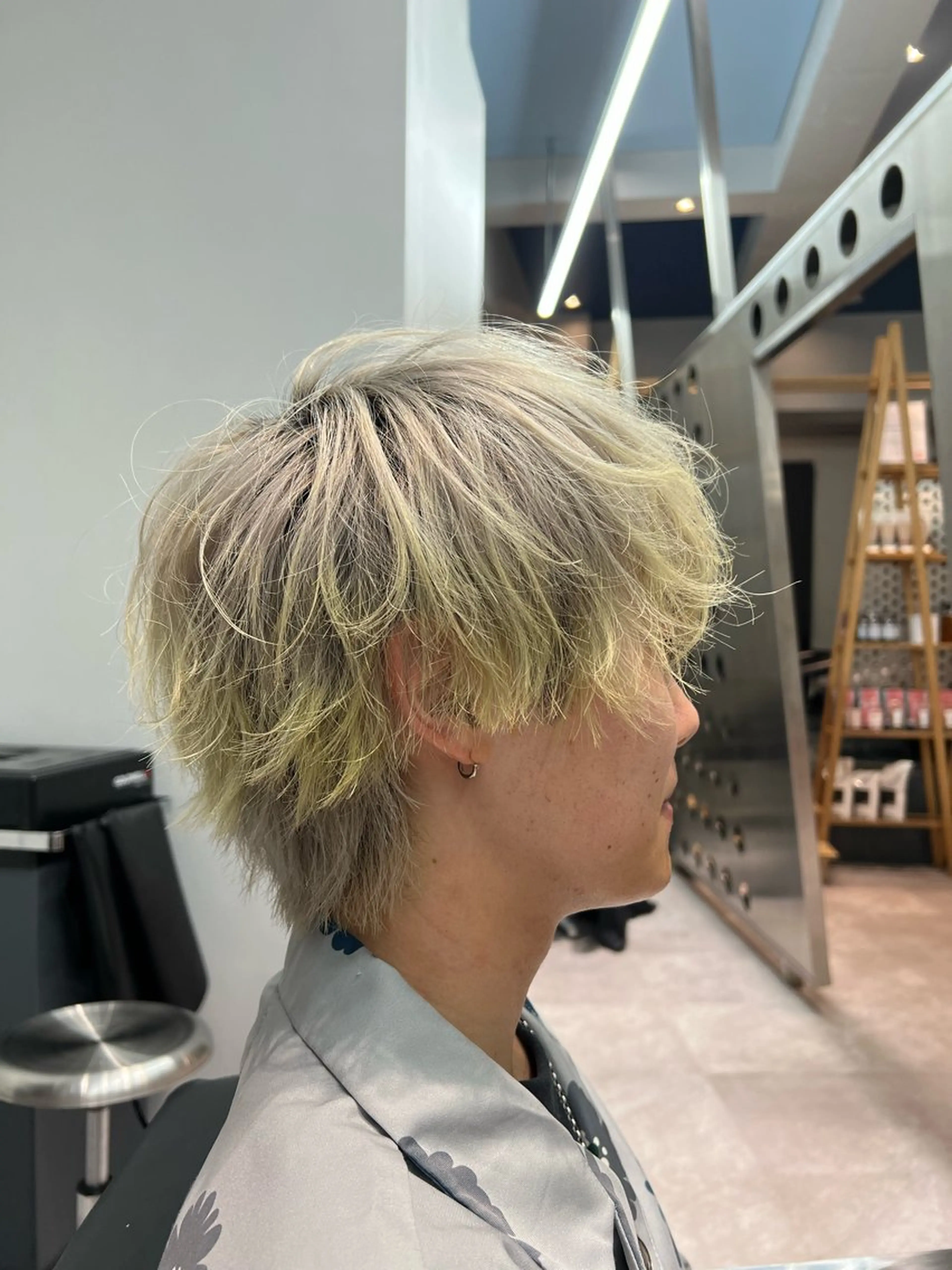 ショート カラー シルバー イエローカラー 堀江 /木下椋麻のヘアスタイル