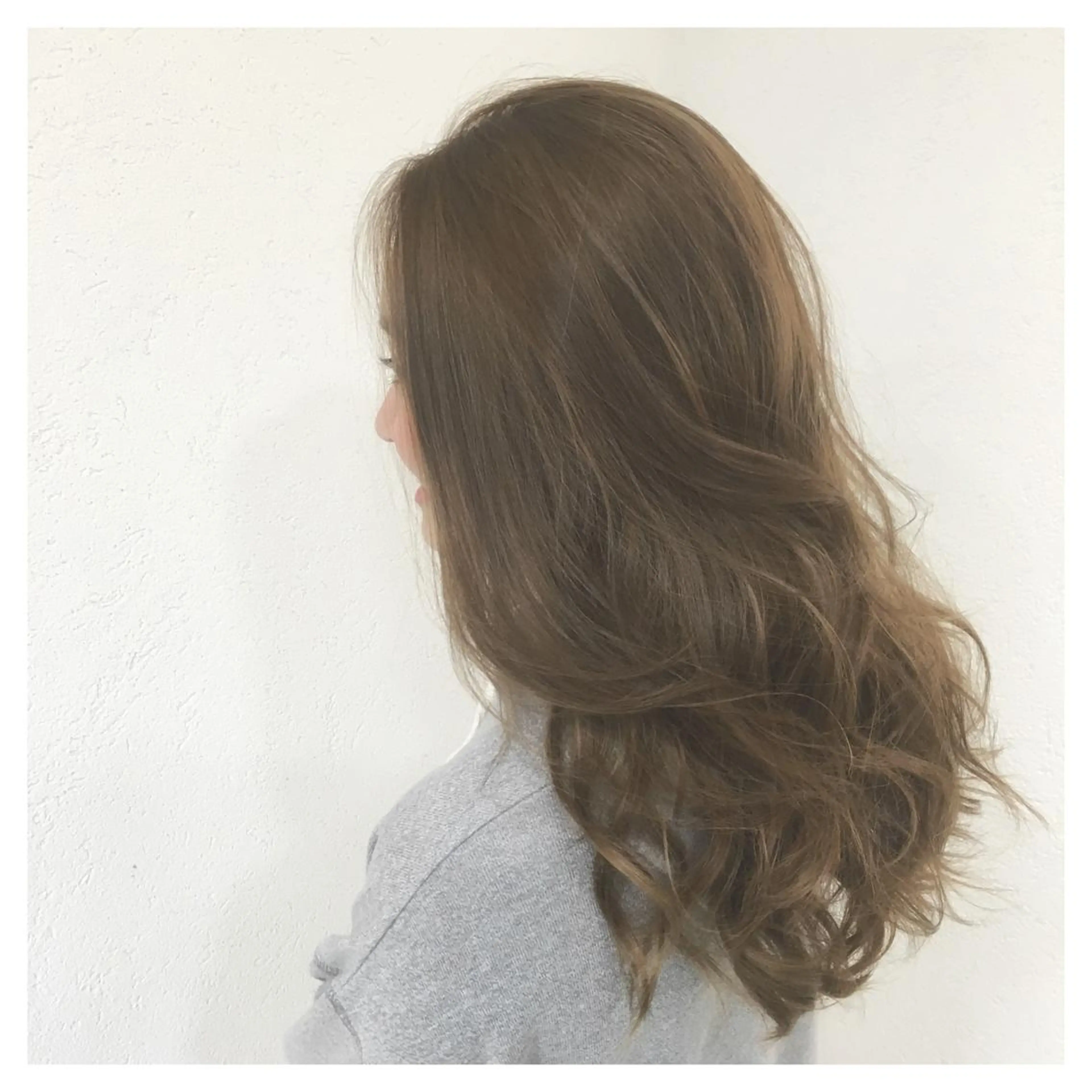 ロング カラー 透明感カラー ハイライトカラー イルミナカラー ハイライト biscohair 髪にドラマを。のヘアスタイル