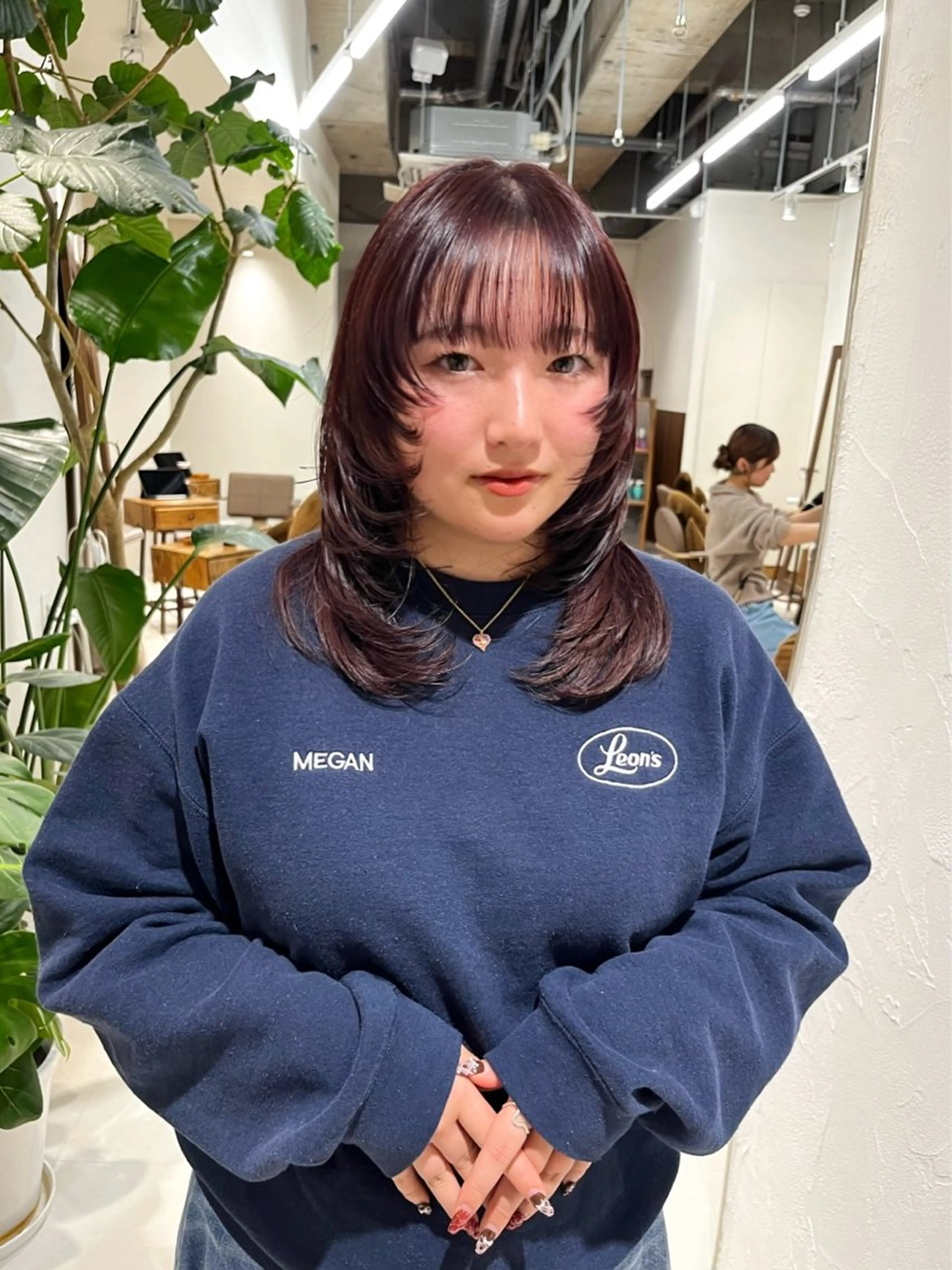 ミディアム カラー レッドカラー カット ヘアカラー トリートメント レイヤーカット/カラ ー/U24/河野凜のヘアスタイル