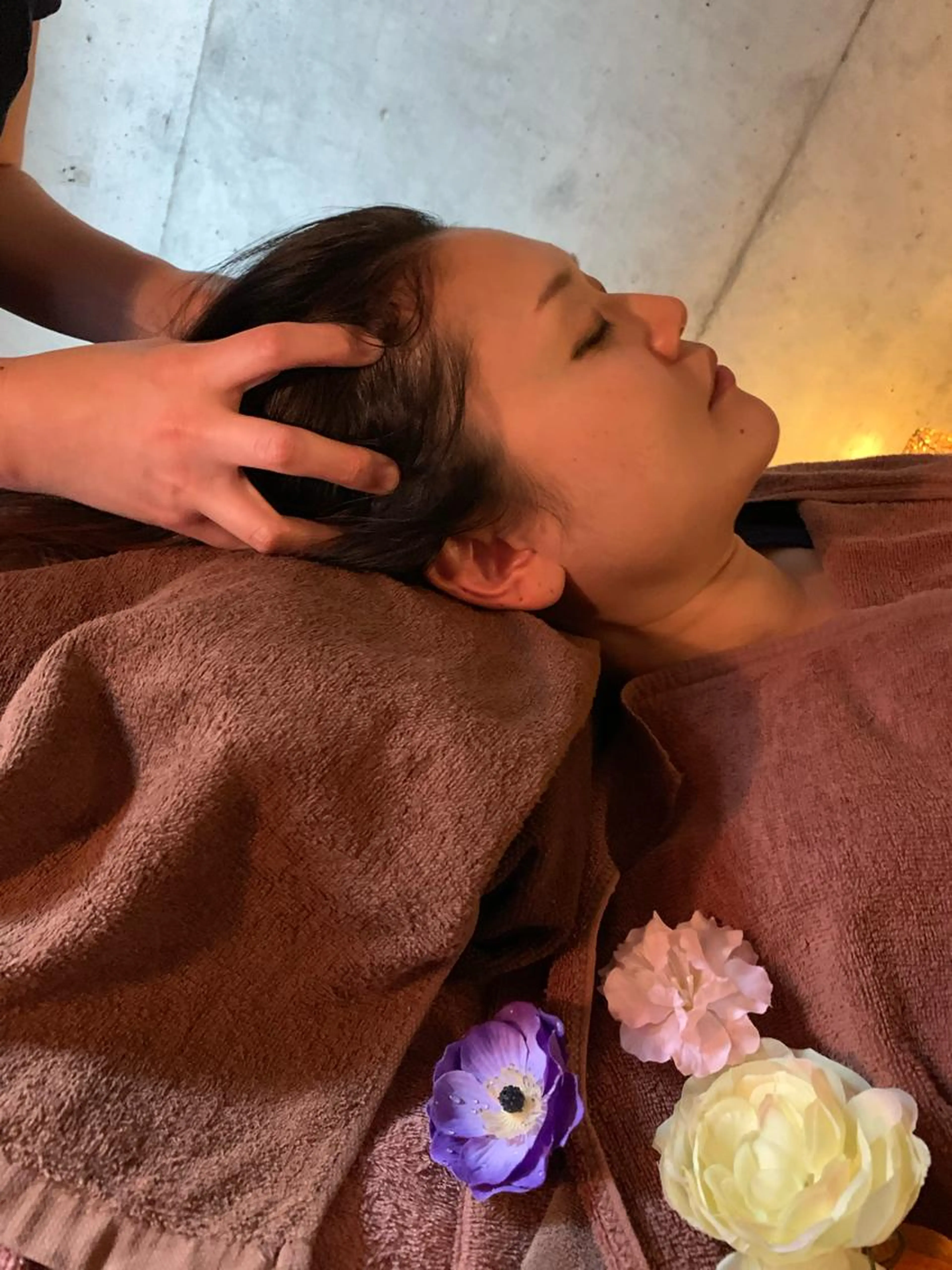 デコルテリンパデトックス+小顔美白フェイシャル+ヘッド80分9900円（男女利用可）の写真